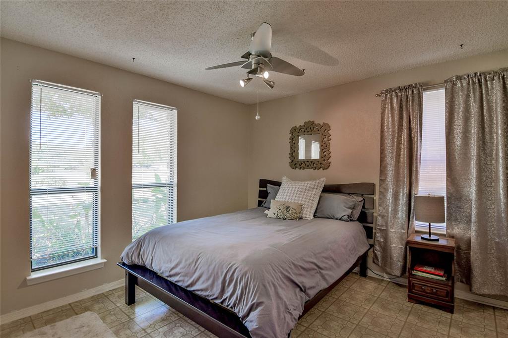 Granbury, Texas, 76049, United States, 3 Bedrooms Bedrooms, ,2 BathroomsBathrooms,Residential,For Sale,1984180