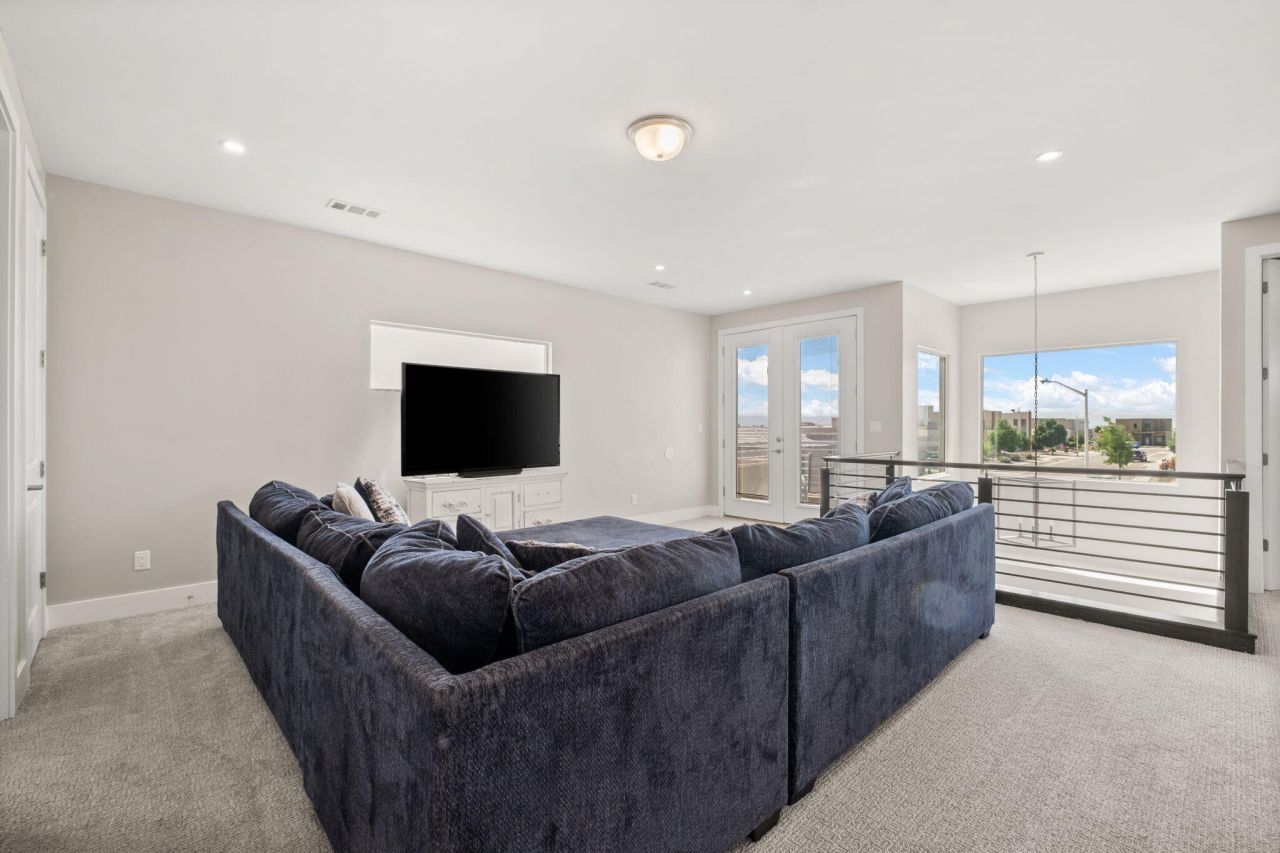 Albuquerque, New Mexico, 87120, United States, 5 Bedrooms Bedrooms, ,5 BathroomsBathrooms,Residential,For Sale,1940027