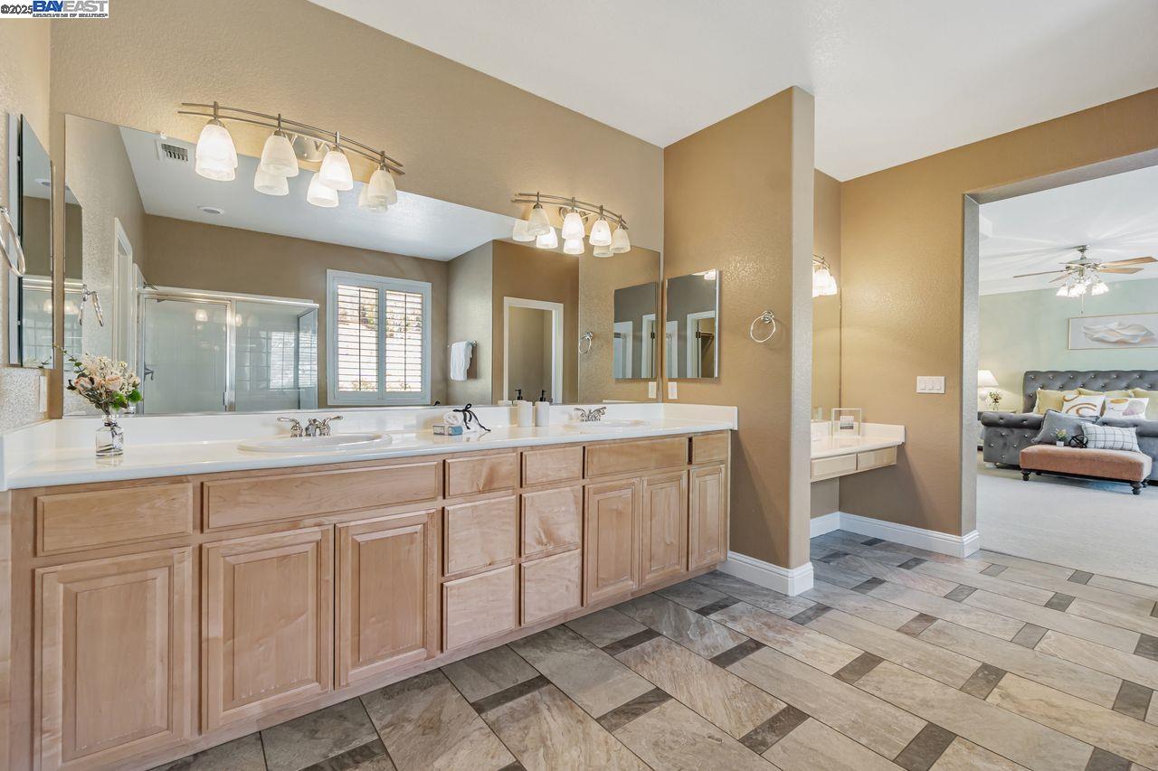 Concord, California, 94521, United States, 5 Bedrooms Bedrooms, ,3 BathroomsBathrooms,Residential,For Sale,1989306