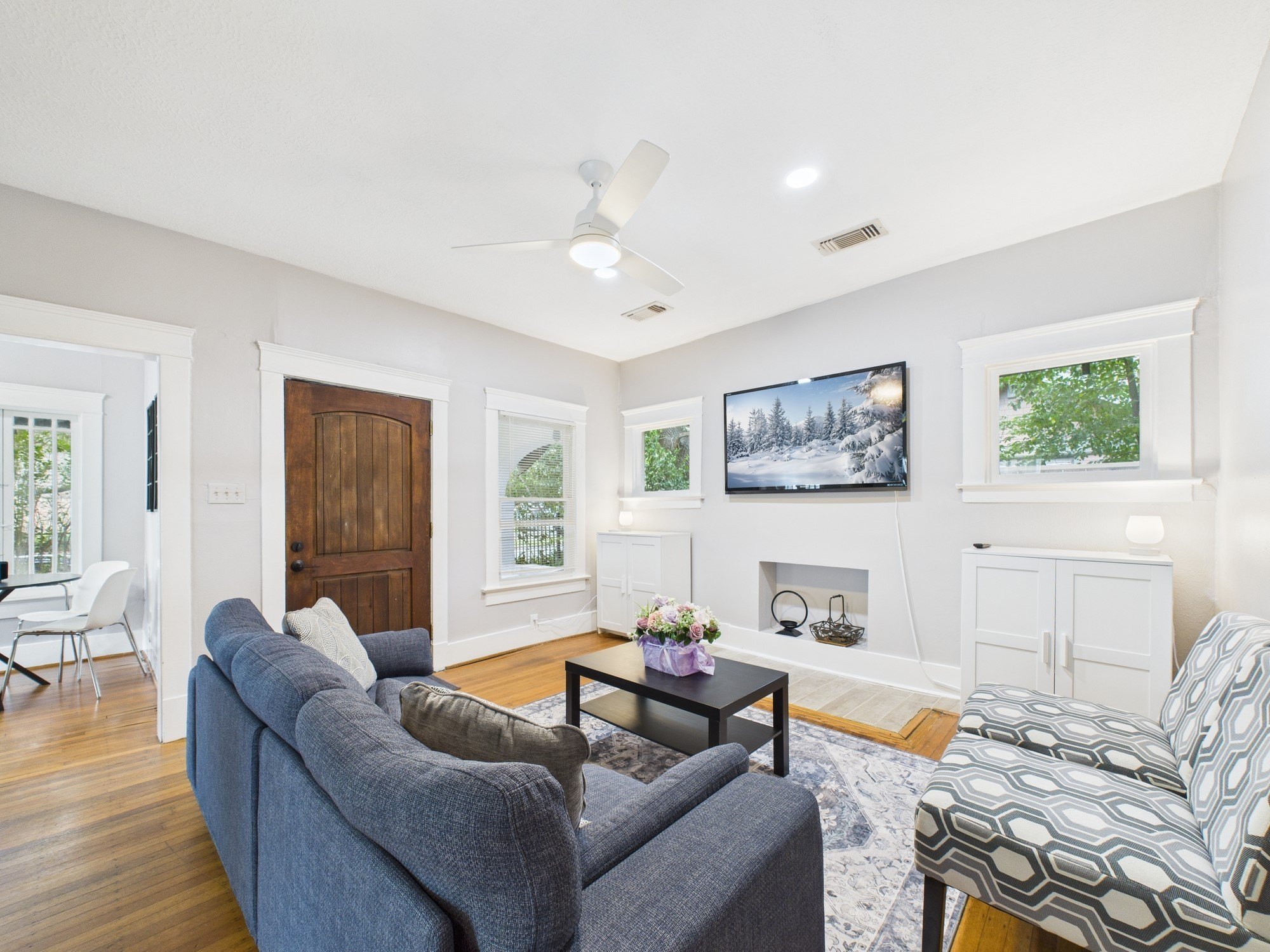 Houston, Texas, 77006, United States, 3 Bedrooms Bedrooms, ,1 BathroomBathrooms,Residential,For Sale,1982150