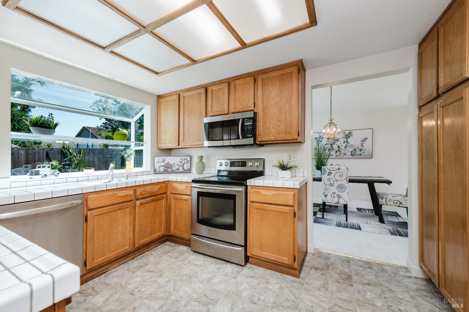 Fairfield, California, 94533, United States, 4 Bedrooms Bedrooms, ,3 BathroomsBathrooms,Residential,For Sale,1928647