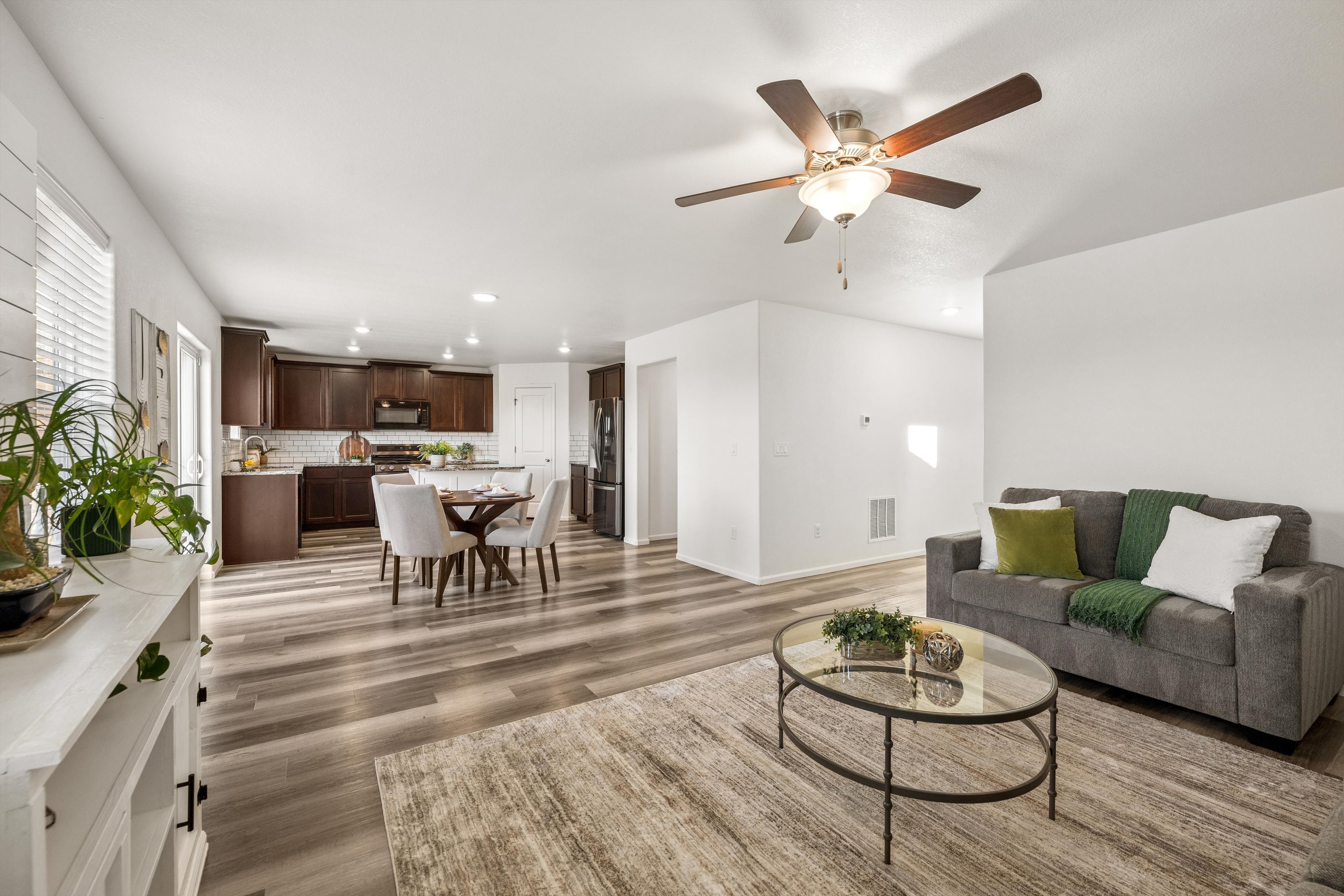  Move-In Ready, with Thoughtful and Unique Design Features - 物件實景