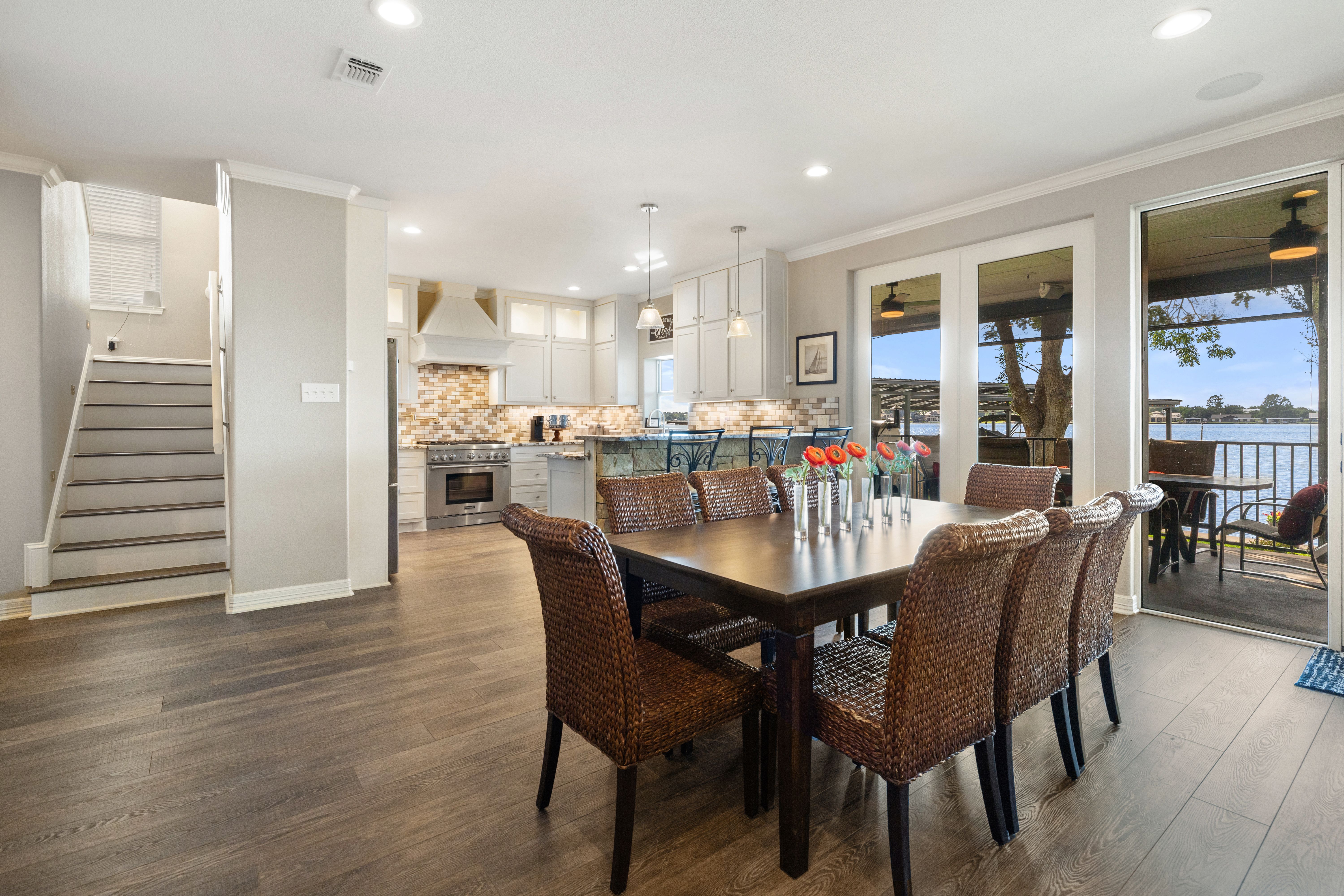  402 S. Shorewood Dr on Lake LBJ - 物件實景