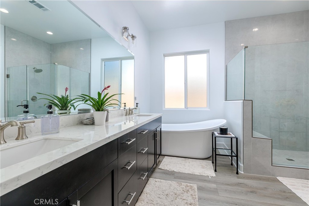 Santa Maria, California, 93455, United States, 4 Bedrooms Bedrooms, ,4 BathroomsBathrooms,Residential,For Sale,1974422