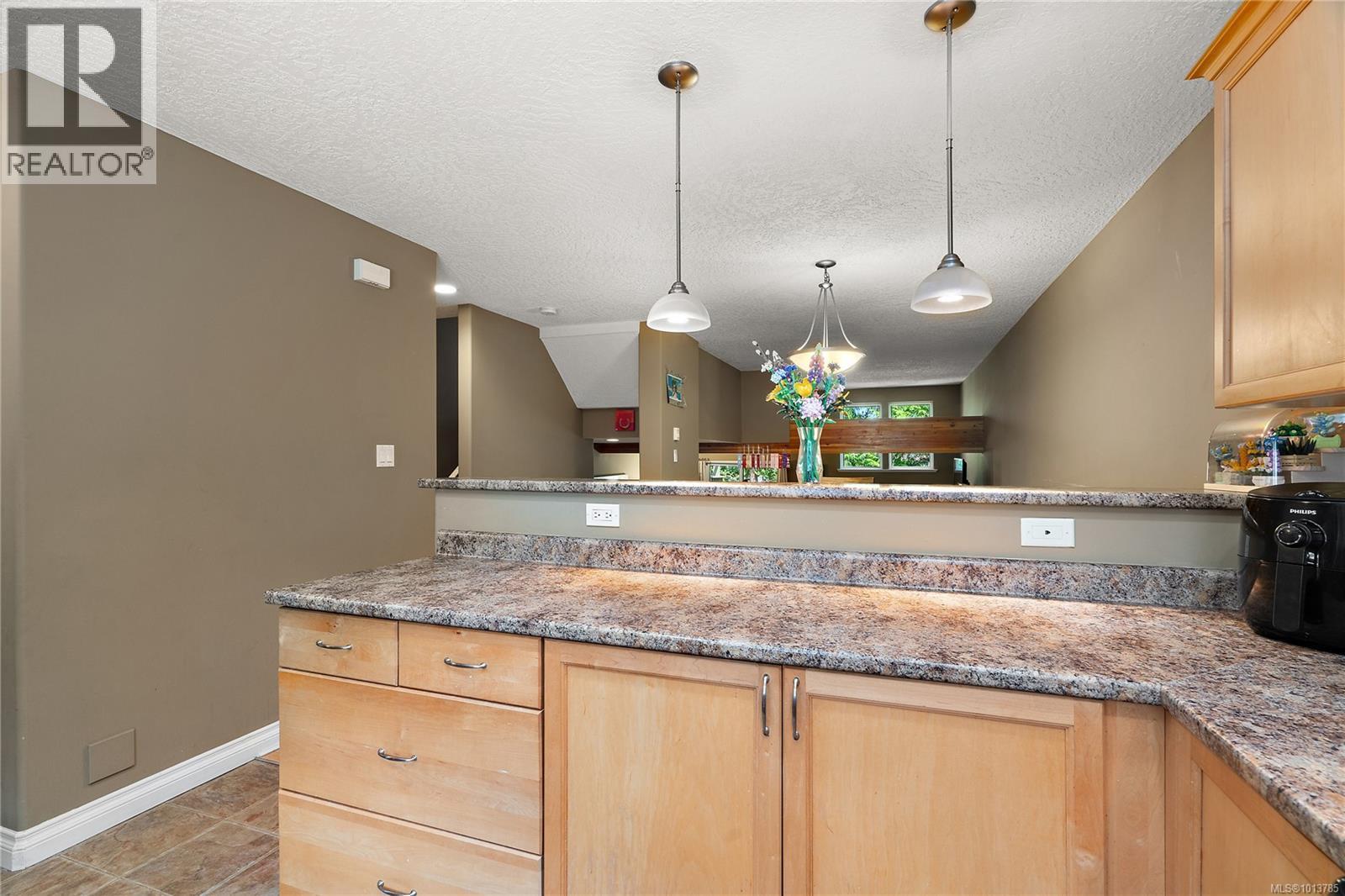 VICTORIA, British Columbia, V8T 0A3, CA, 3 Bedrooms Bedrooms, ,3 BathroomsBathrooms,Residential,For Sale,1948494