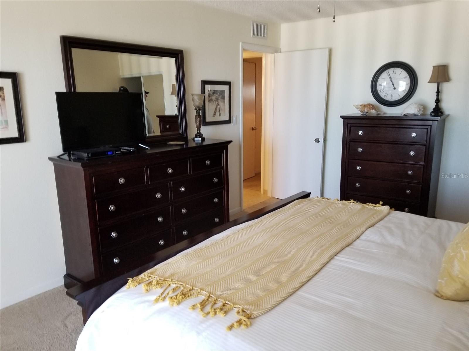 CLEARWATER BEACH, Florida, 33767, United States, 2 Bedrooms Bedrooms, ,2 BathroomsBathrooms,Residential,For Sale,1982675