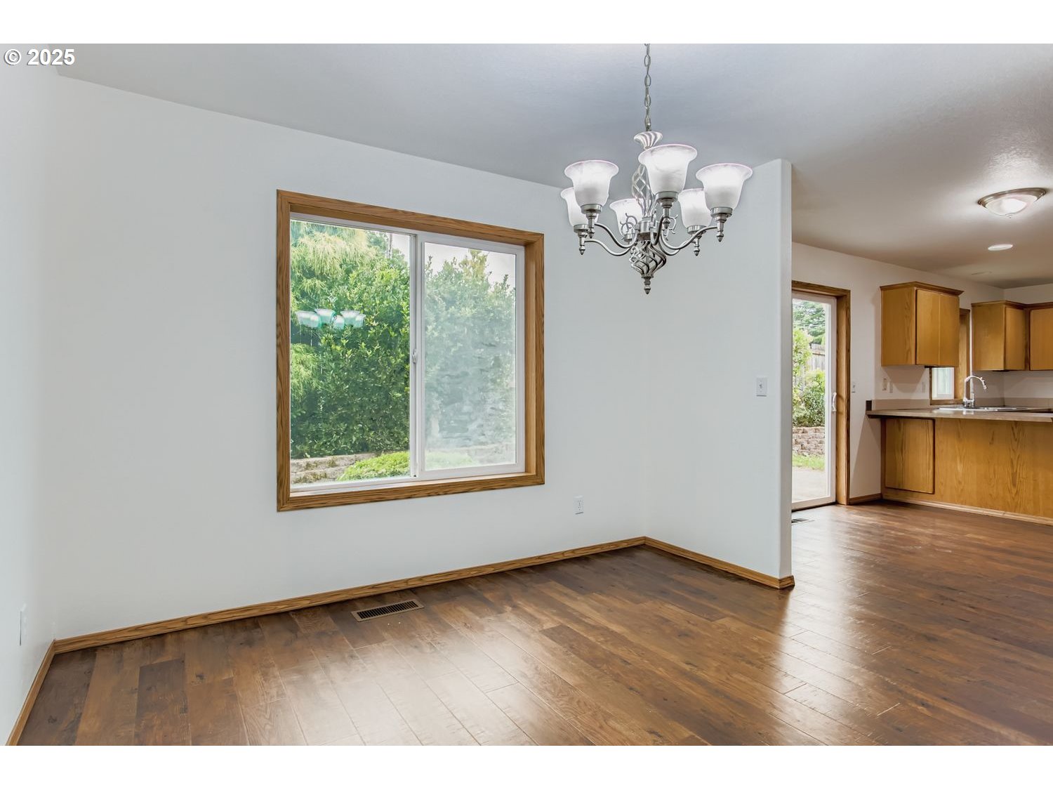 Vancouver, Washington, 98661, United States, 4 Bedrooms Bedrooms, ,2 BathroomsBathrooms,Residential,For Sale,1974526