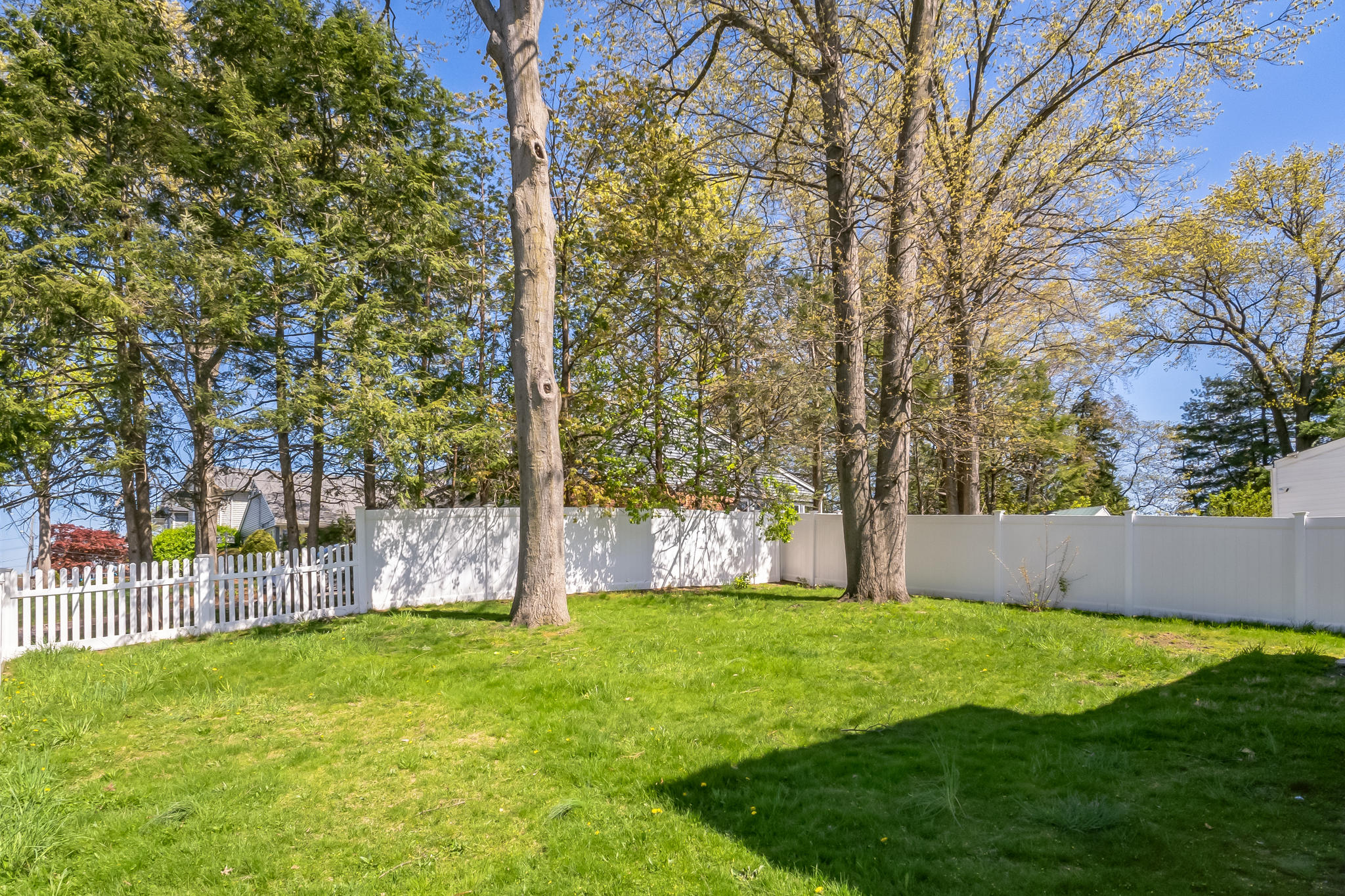 Elmwood Park, New Jersey, 07407, United States, 3 Bedrooms Bedrooms, ,2 BathroomsBathrooms,Residential,For Sale,1982757