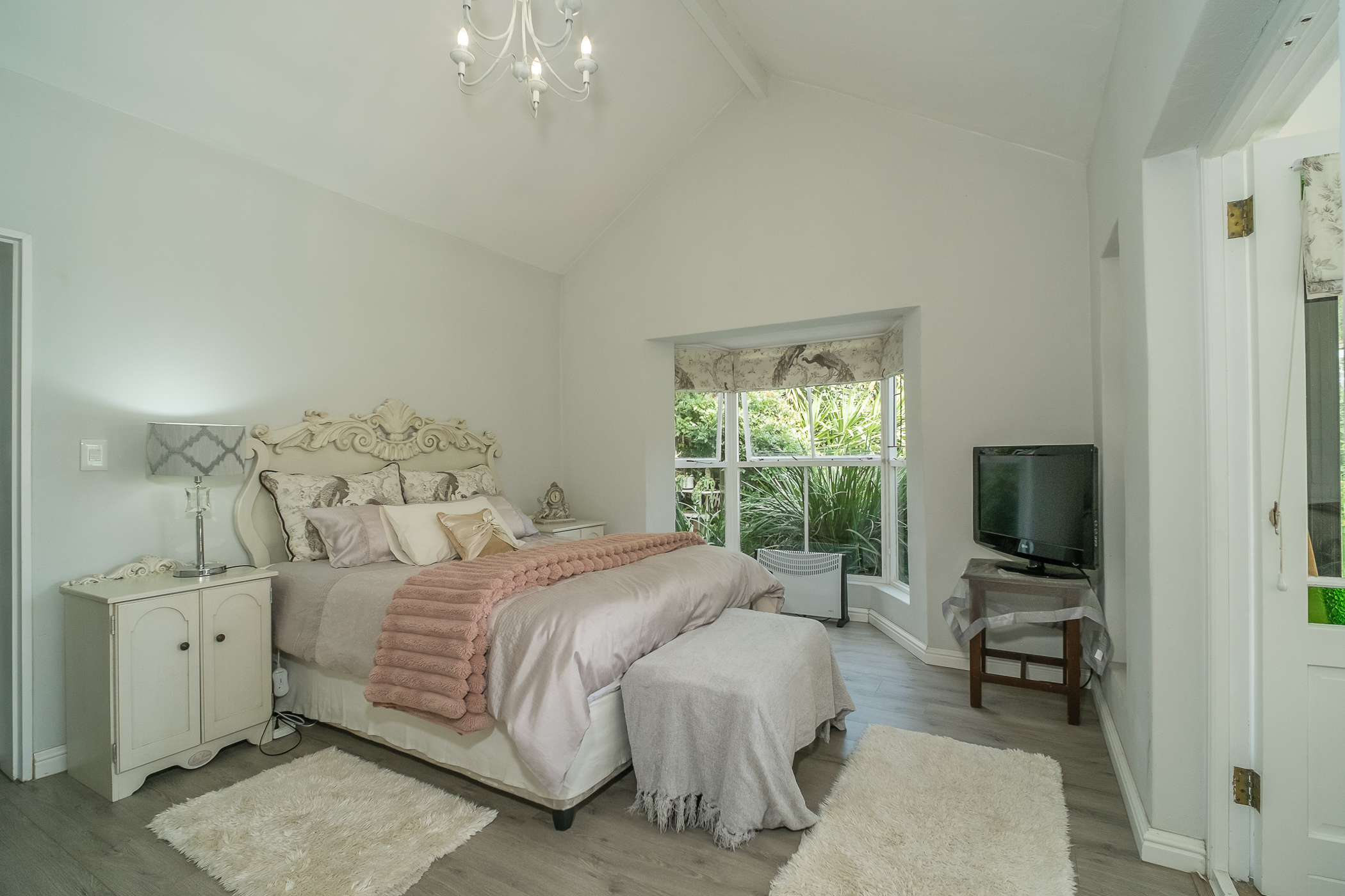  COASTAL LIVING IN THE HEART OF IMHOFF