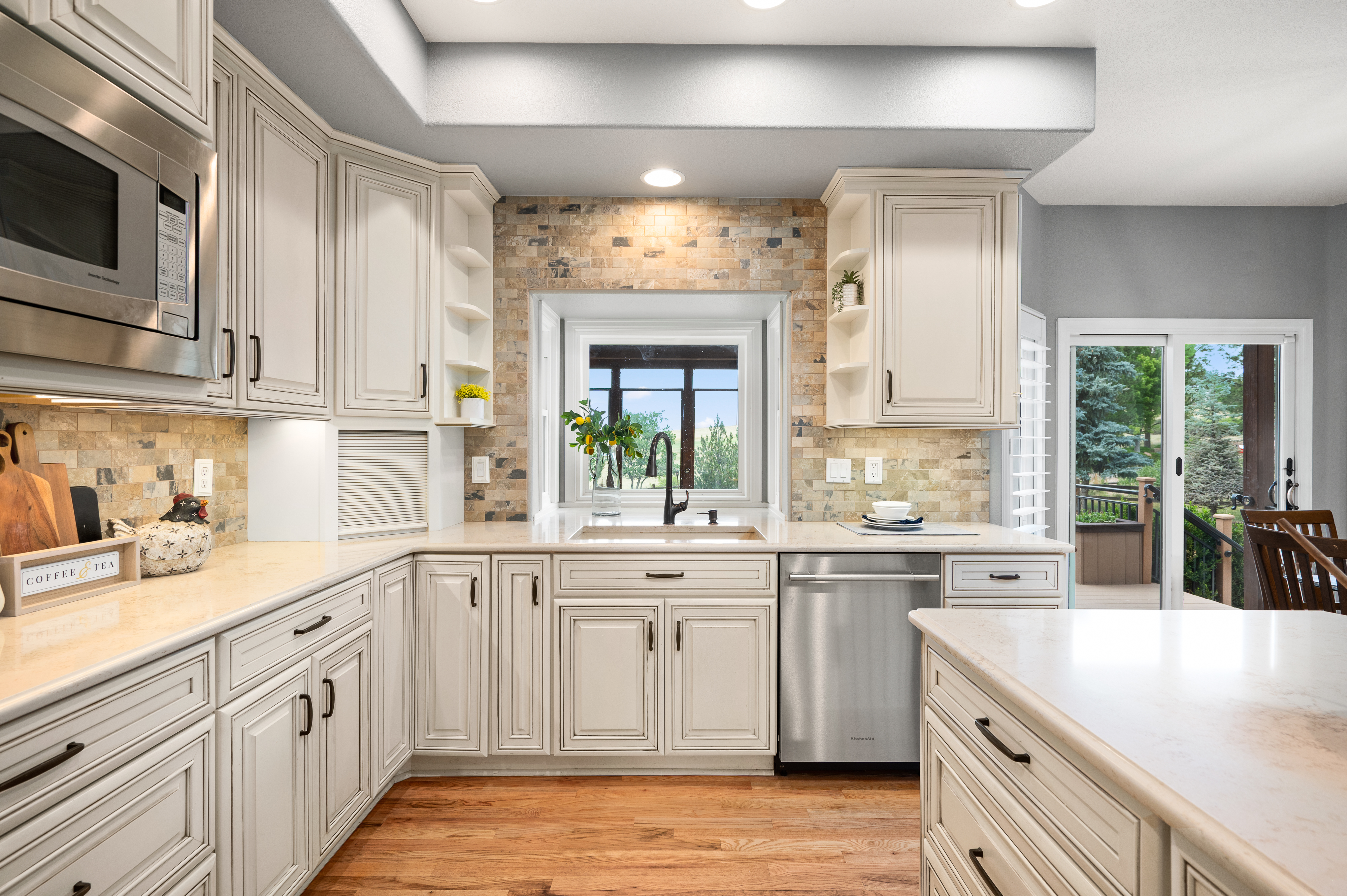  Stunning 5 bed, 5 bath home loaded with upgrades and improvements - 物件實景
