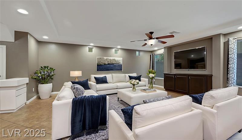 Las Vegas, Nevada, 89139, United States, 5 Bedrooms Bedrooms, ,4 BathroomsBathrooms,Residential,For Sale,1980975