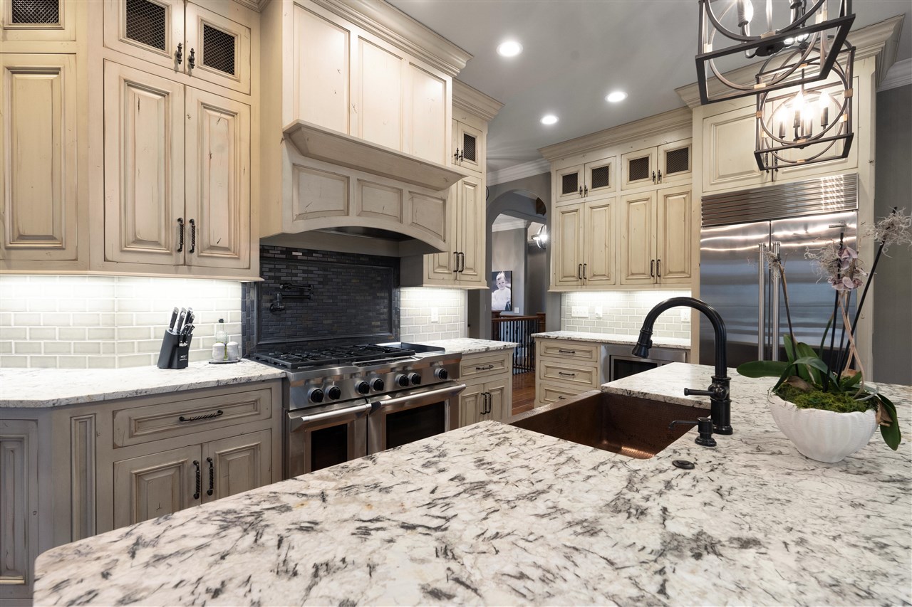 Bowling Green, Kentucky, 42103, United States, 5 Bedrooms Bedrooms, ,5 BathroomsBathrooms,Residential,For Sale,1986458