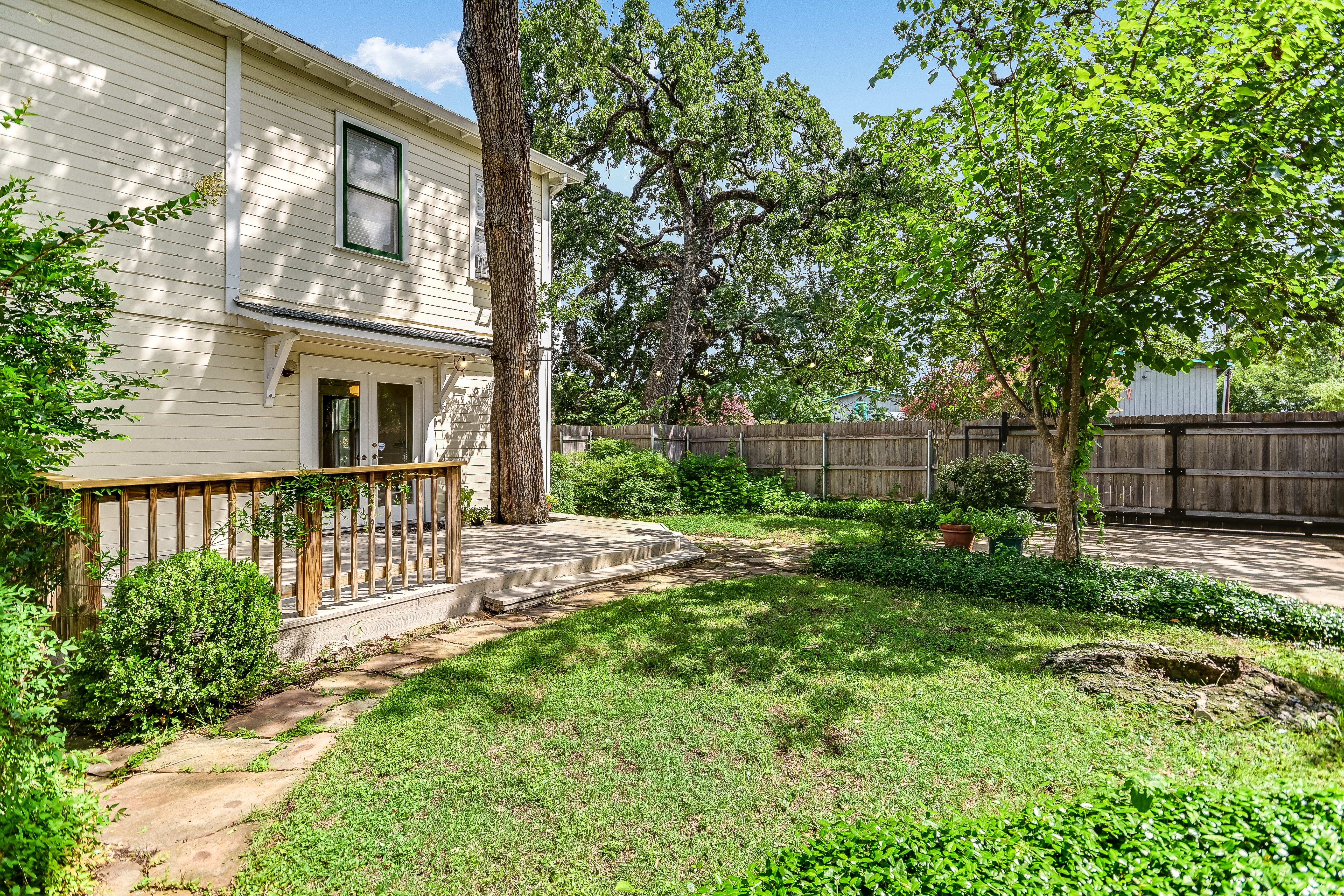  1922 Colonial Revival in Historic Hyde Park Neighborhood - 物件實景