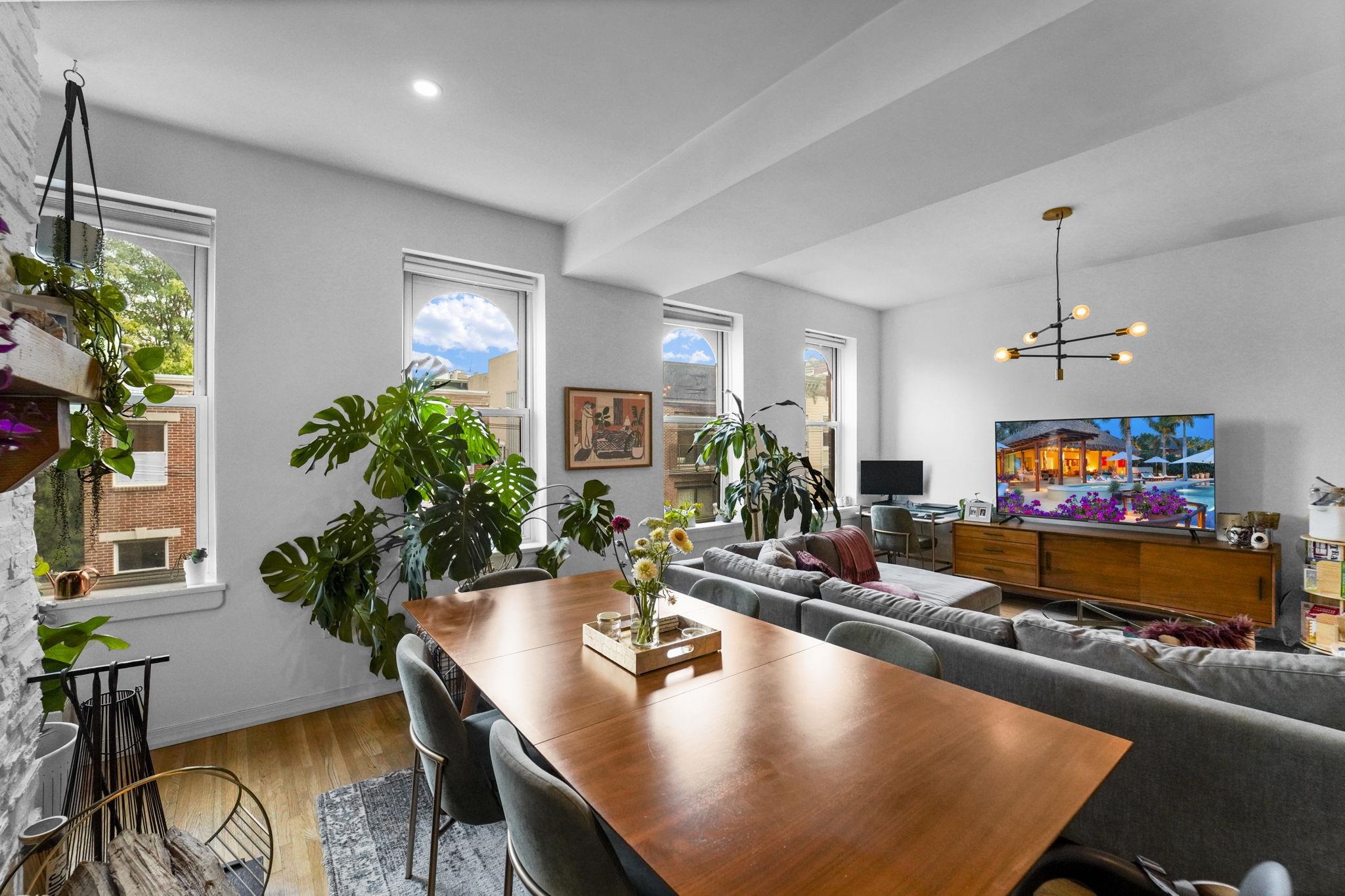 Hoboken, New Jersey, 07030, United States, 1 Bedroom Bedrooms, ,2 BathroomsBathrooms,Residential,For Sale,1988073