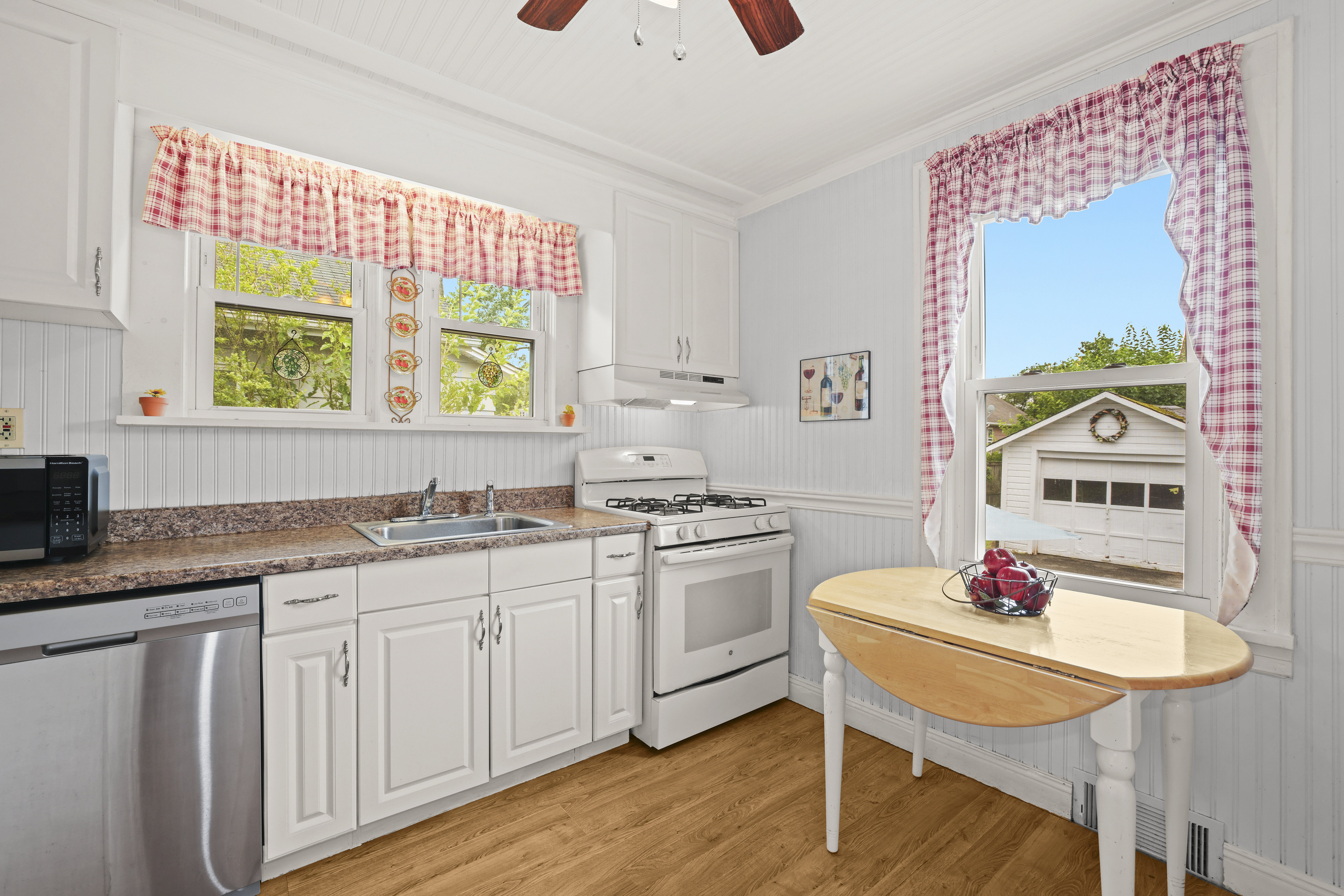 Pequannock, New Jersey, 07440, United States, 4 Bedrooms Bedrooms, ,2 BathroomsBathrooms,Residential,For Sale,1923115