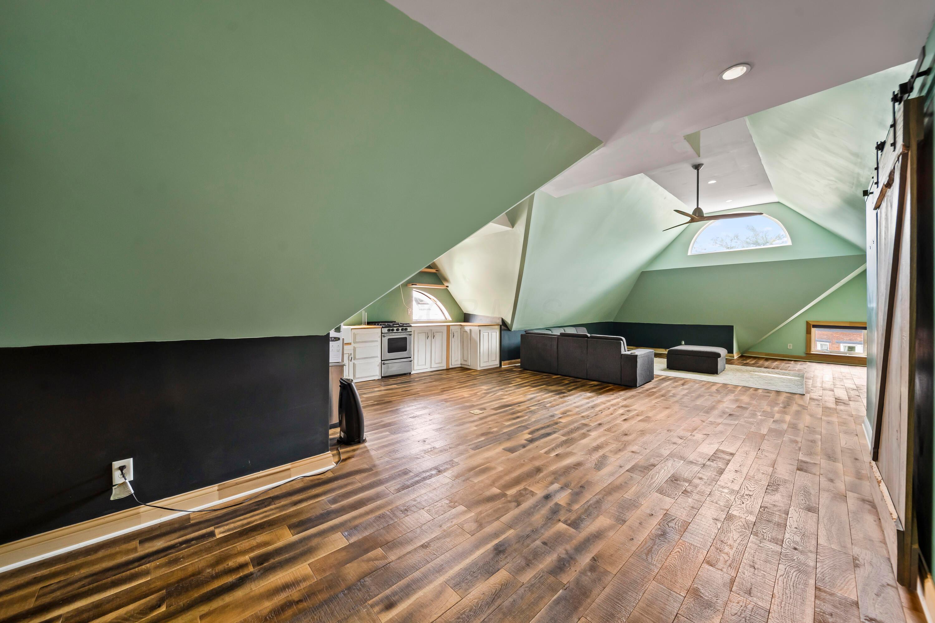 Columbus, Ohio, 43205, United States, 4 Bedrooms Bedrooms, ,3 BathroomsBathrooms,Residential,For Sale,1866885