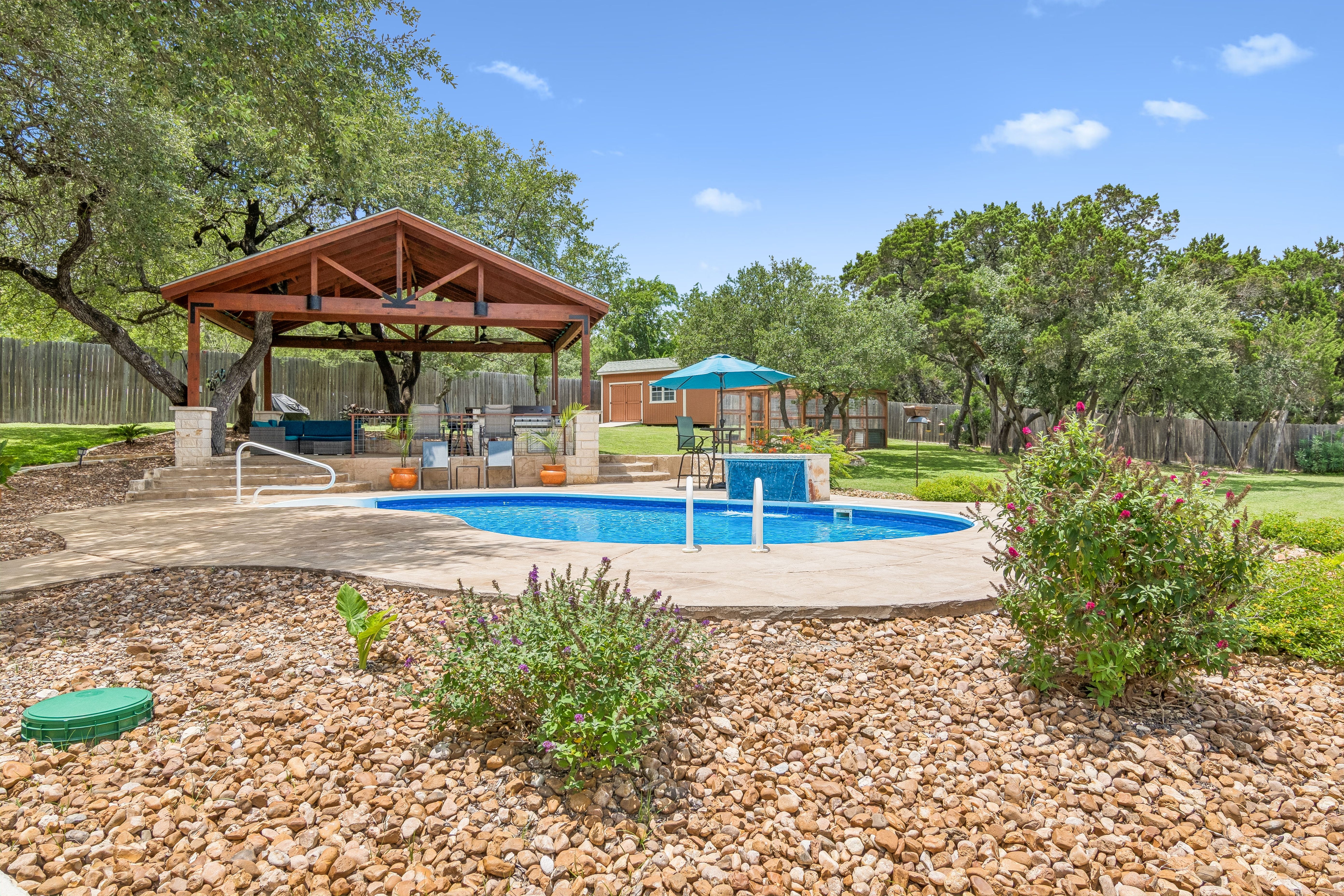  Pool, Pavilion & Peaceful Hill Country Living - 物件實景