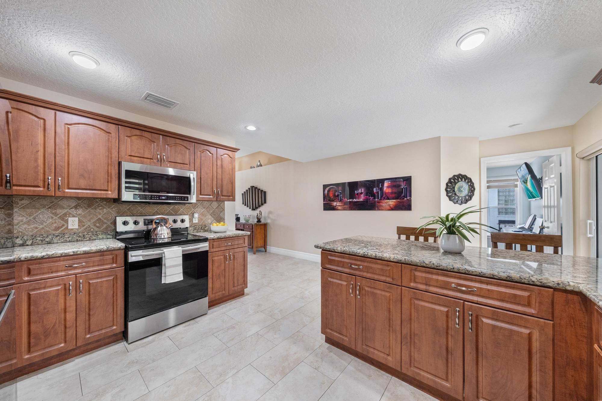  1128 Hatteras Circle, Greenacres, FL, 33413 - 物件實景