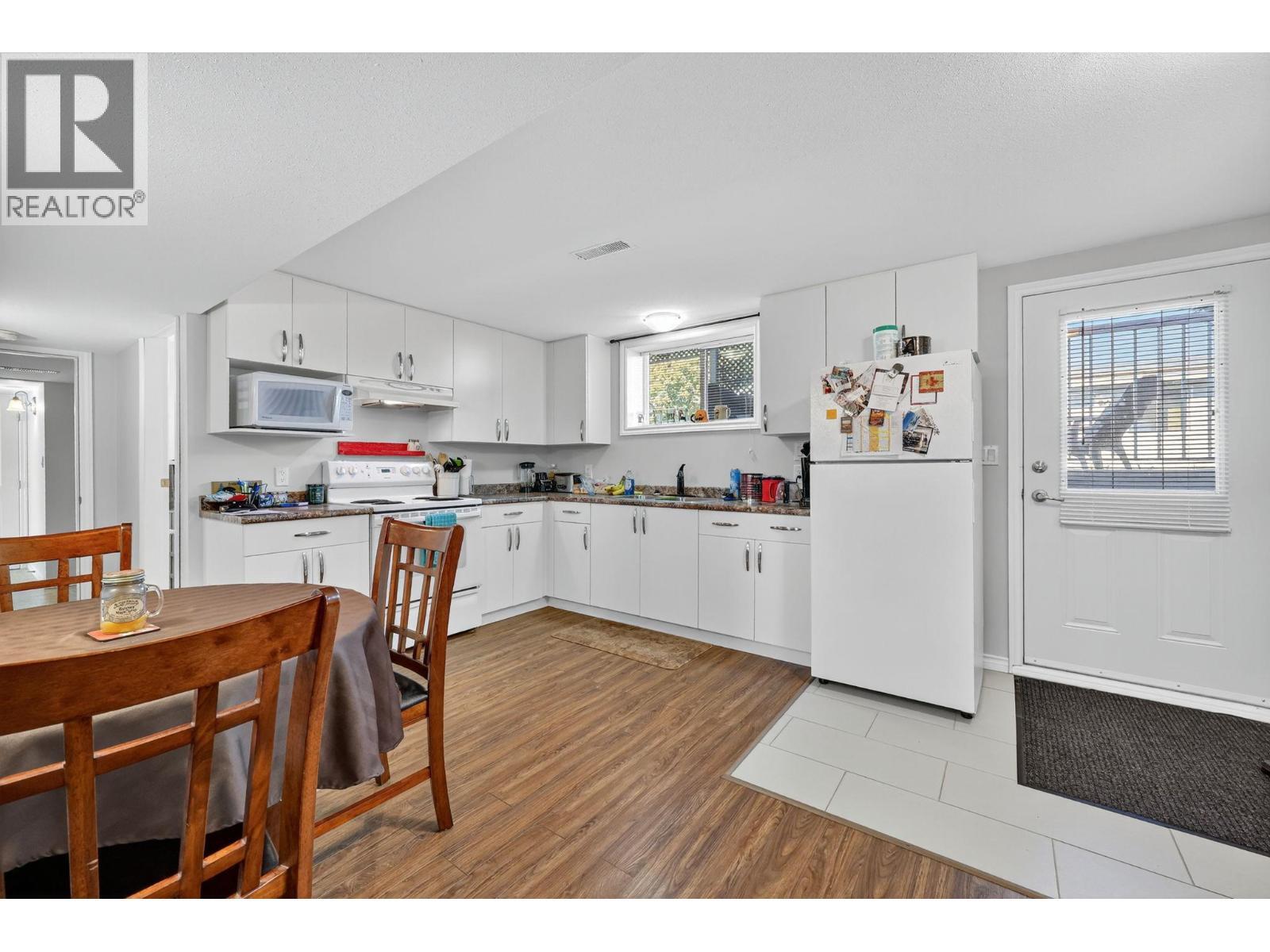 KELOWNA, British Columbia, V1X 1C4, CA, 5 Bedrooms Bedrooms, ,3 BathroomsBathrooms,Residential,For Sale,1948235