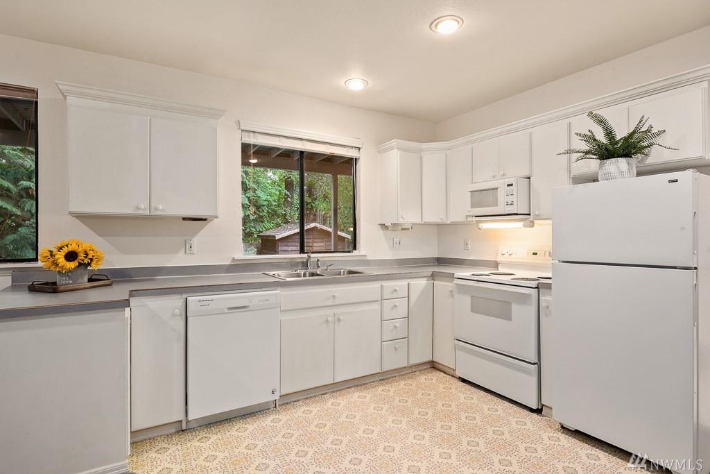 6551 116th Place NE, Kirkland, Washington, 98033, United States, 5 Bedrooms Bedrooms, ,4 BathroomsBathrooms,Residential,For Sale,6551 116th Place NE,1436882
