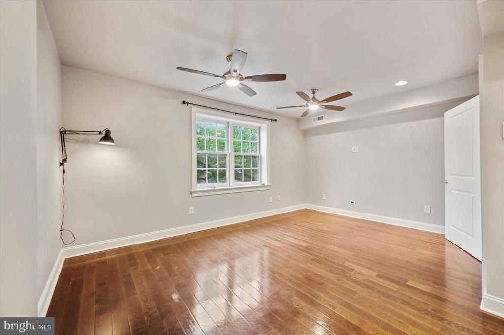 Philadelphia, Pennsylvania, 19125, United States, 4 Bedrooms Bedrooms, ,3 BathroomsBathrooms,Residential,For Sale,1836902