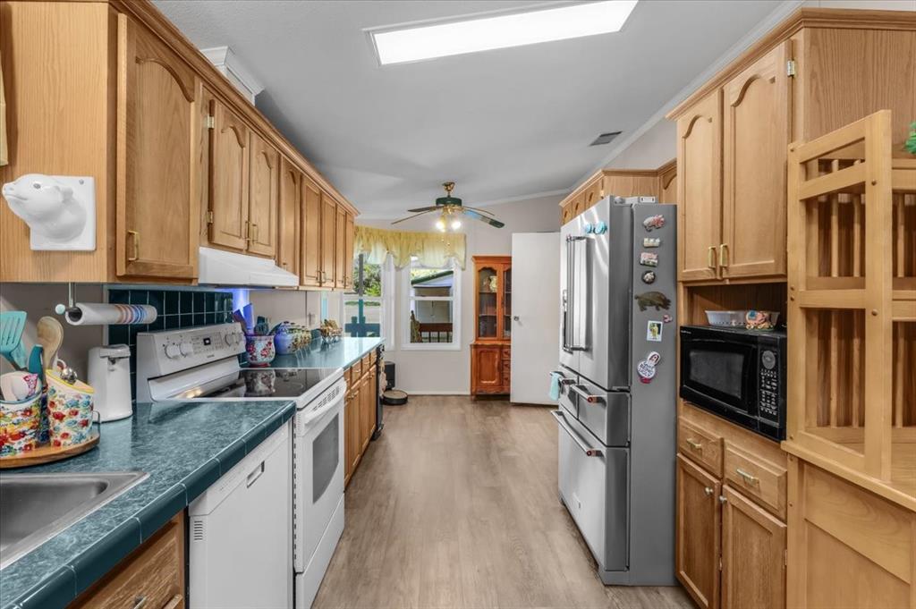 Weatherford, Texas, 76087, United States, 3 Bedrooms Bedrooms, ,2 BathroomsBathrooms,Residential,For Sale,2005705