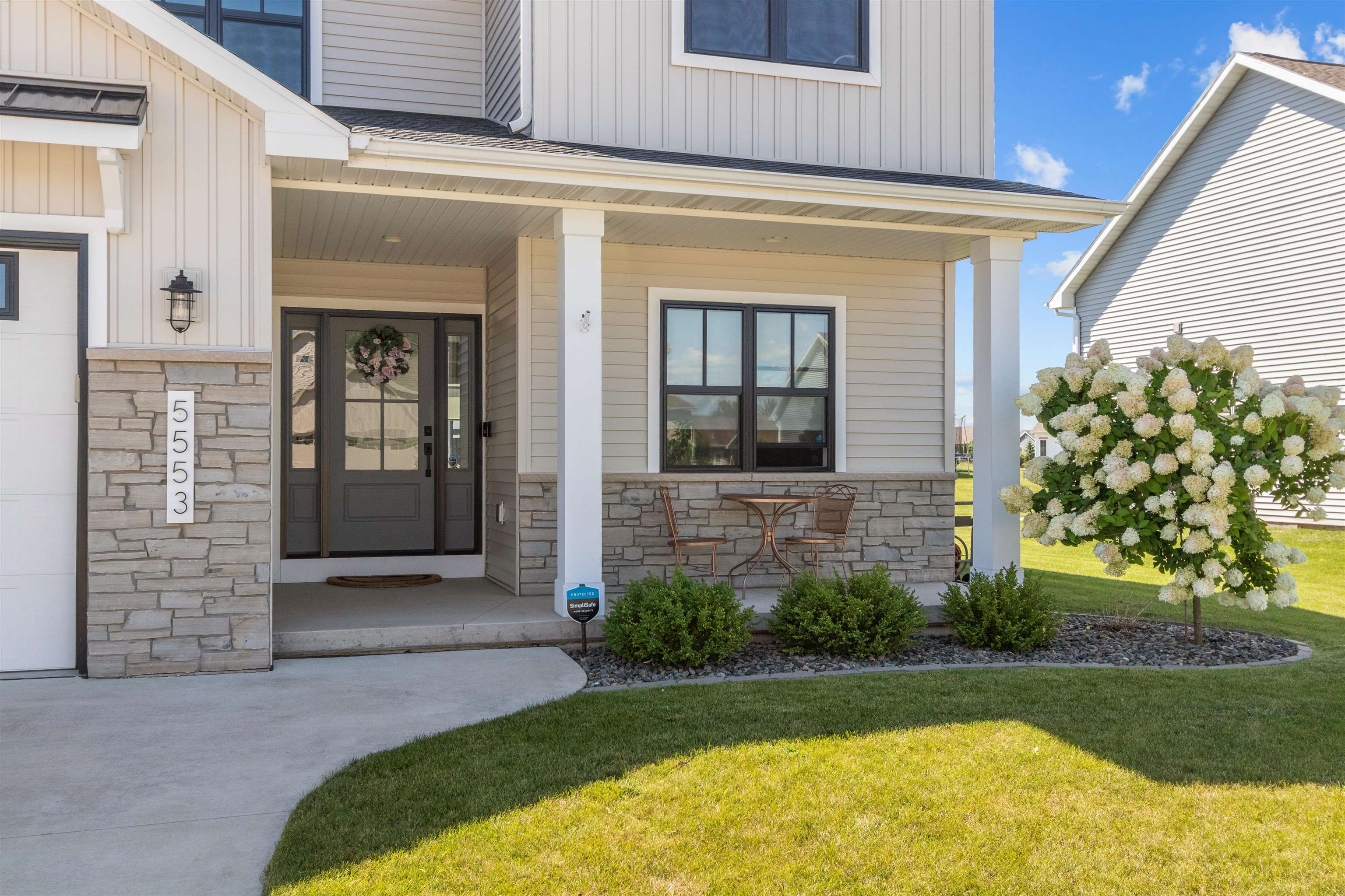 Appleton, Wisconsin, 54915, United States, 4 Bedrooms Bedrooms, ,4 BathroomsBathrooms,Residential,For Sale,1942939