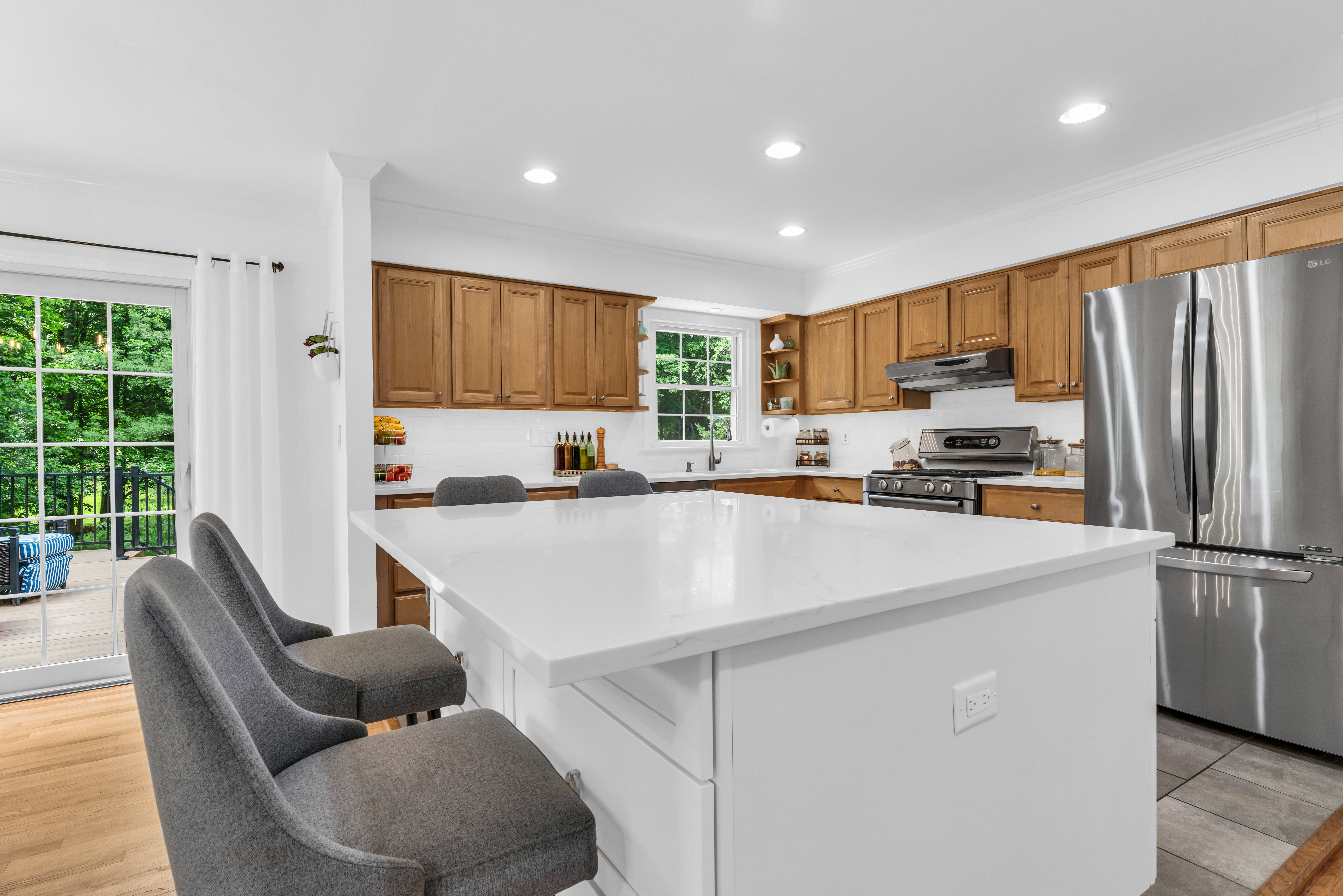  Beautiful Updated Bi-Level Home - 840 Nutswamp Road, Red Bank - 物件實景