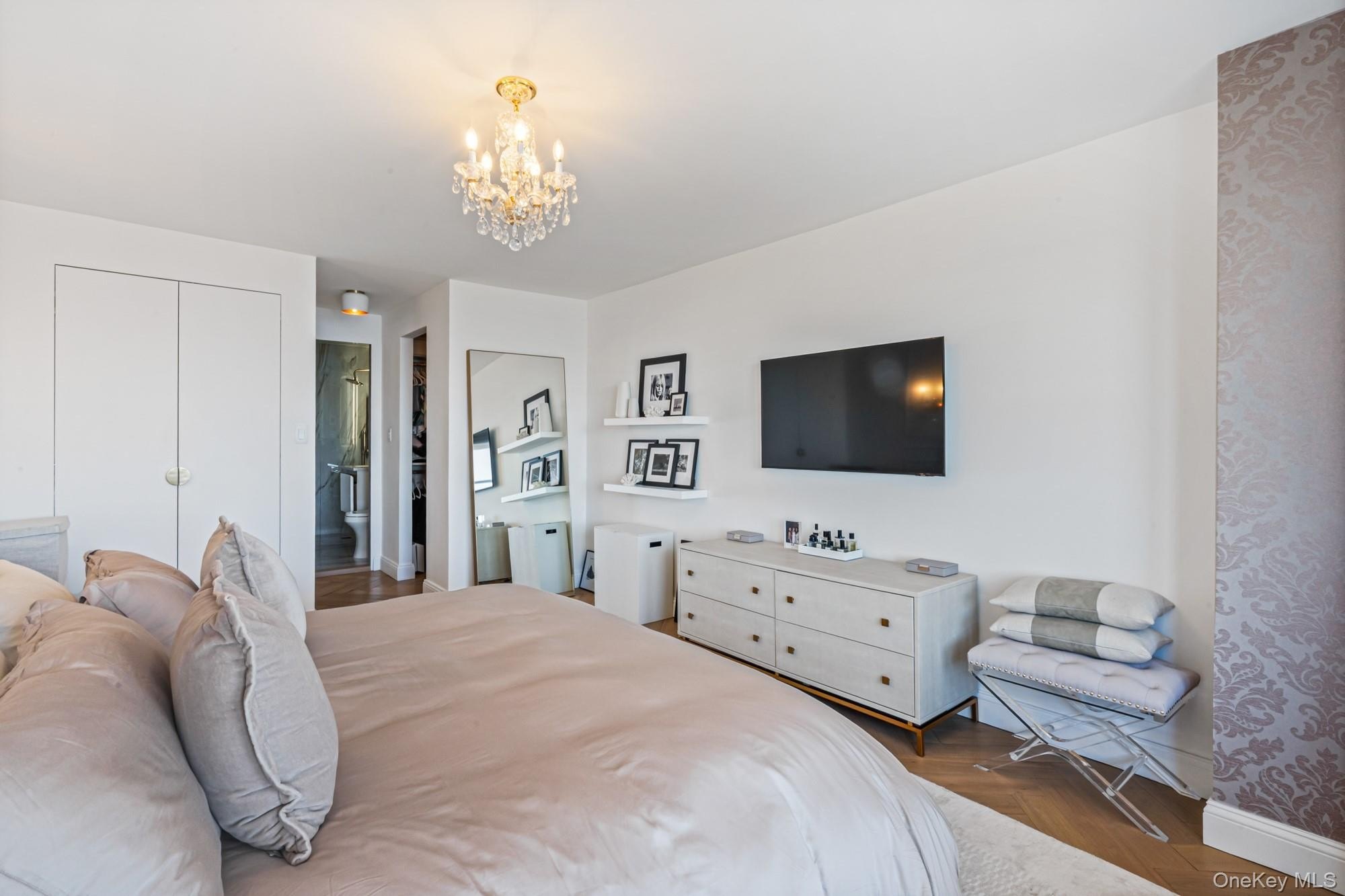 Bayside, New York, 11360, United States, 3 Bedrooms Bedrooms, ,2 BathroomsBathrooms,Residential,For Sale,2048394