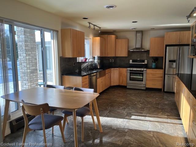 Highland, Michigan, 48356, United States, 4 Bedrooms Bedrooms, ,4 BathroomsBathrooms,Residential,For Sale,1994740