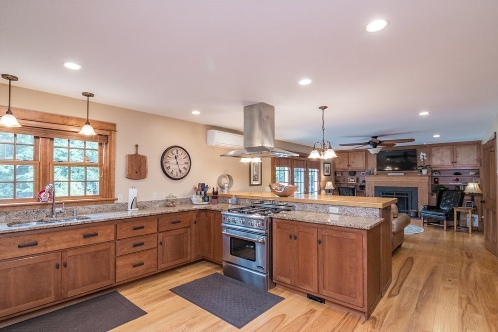 Gill, Massachusetts, 01354, United States, 4 Bedrooms Bedrooms, ,5 BathroomsBathrooms,Residential,For Sale,1848395