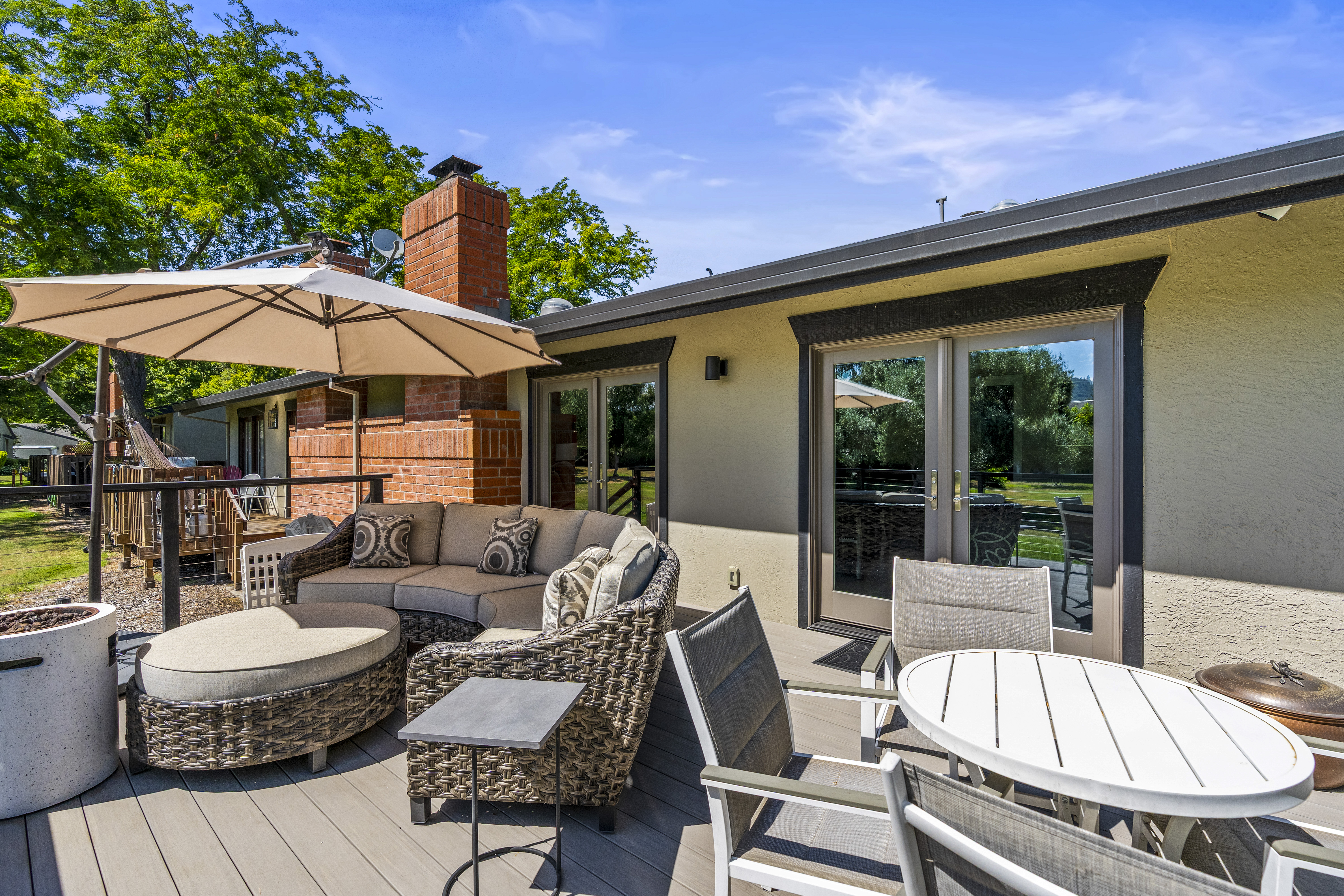  135 Vineyard Circle Yountville CA 94599 - 物件實景