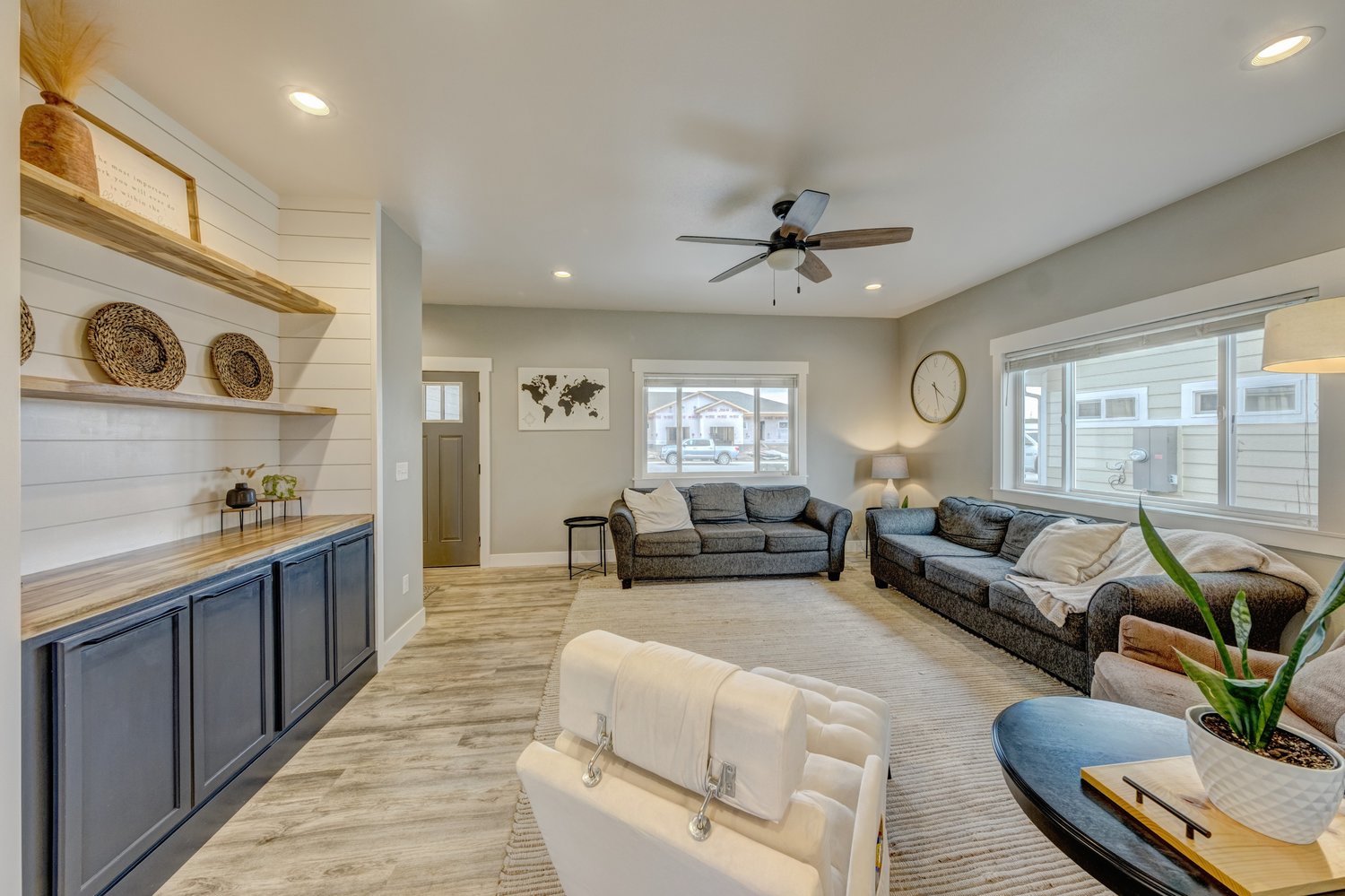 Ranchester, Wyoming, 82839, United States, 4 Bedrooms Bedrooms, ,3 BathroomsBathrooms,Residential,For Sale,1990445