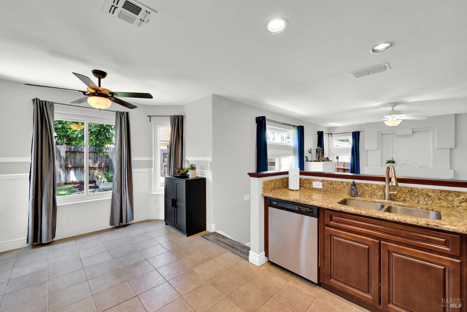 Vacaville, California, 95687, United States, 4 Bedrooms Bedrooms, ,3 BathroomsBathrooms,Residential,For Sale,1856071