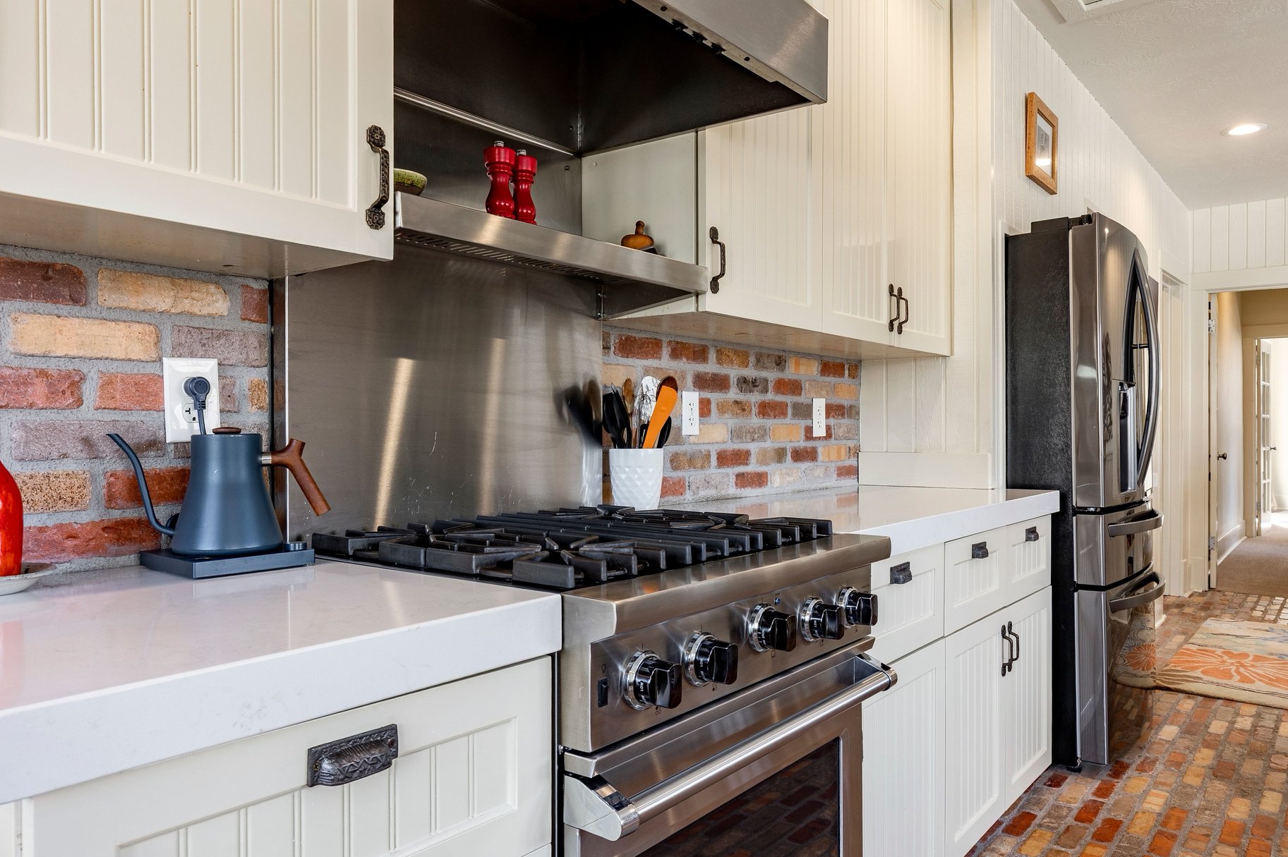  Timeless Bungalow with Enjoyable Outdoor Living - 物件實景