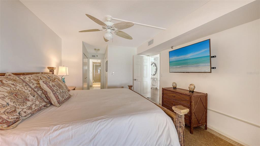 Longboat Key, Florida, 34228, United States, 3 Bedrooms Bedrooms, ,2 BathroomsBathrooms,Residential,For Sale,1793639