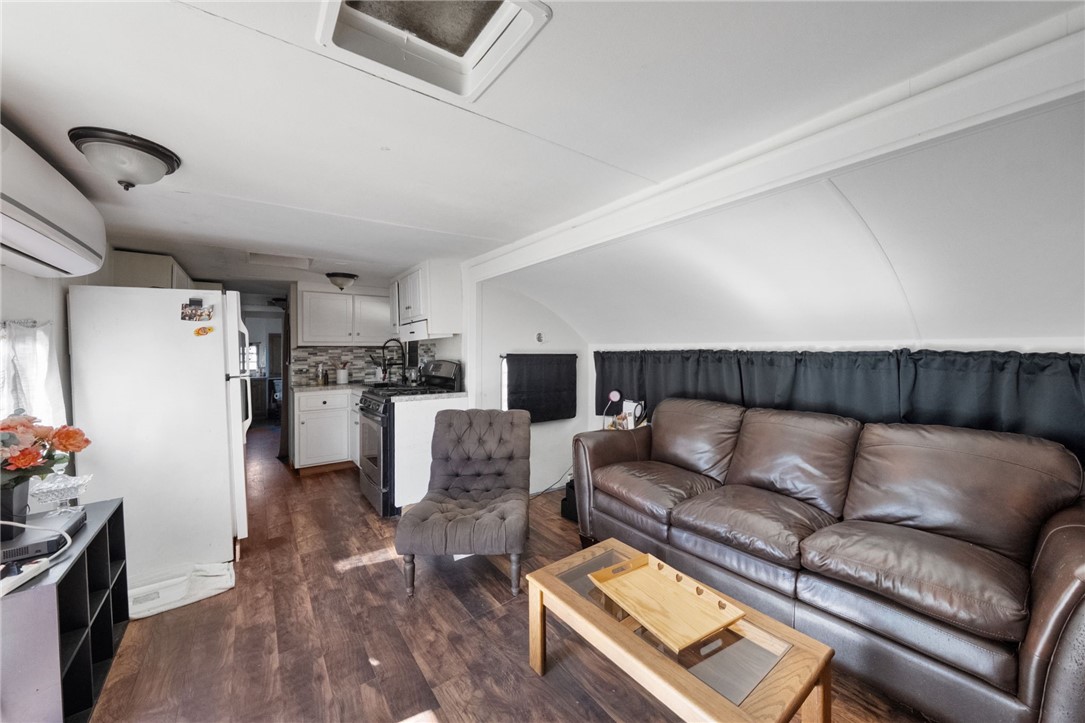 Perris, California, 92570, United States, 4 Bedrooms Bedrooms, ,2 BathroomsBathrooms,Residential,For Sale,2009057