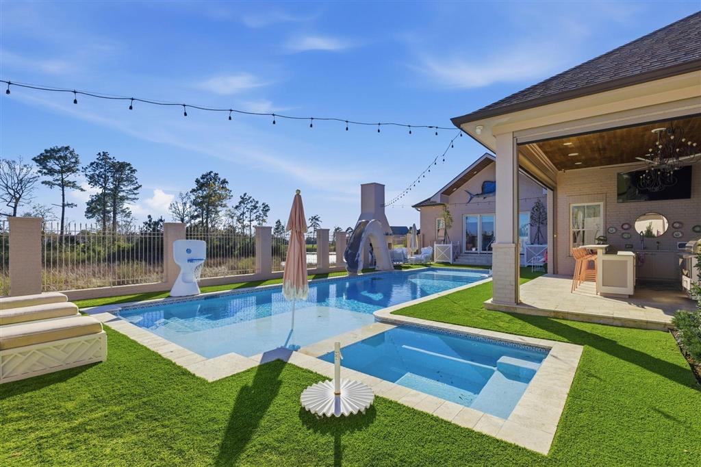 Lake Charles, Louisiana, 70605, United States, 5 Bedrooms Bedrooms, ,5 BathroomsBathrooms,Residential,For Sale,2024093