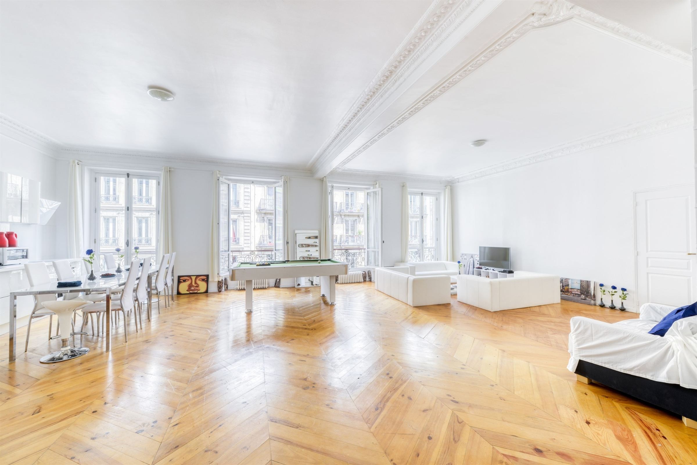  4-Room, 3-Bedroom Apartment in Paris 9th - 物件實景