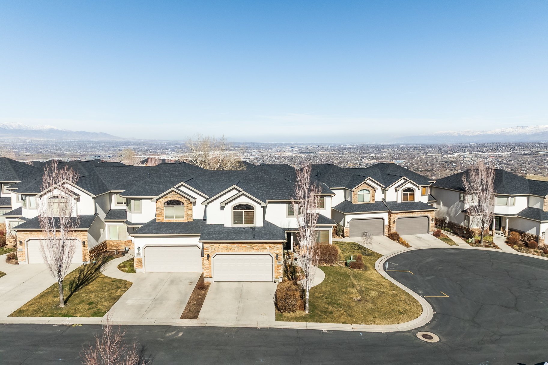 Large Townhouse With Both Mountain and Valley Views - 物件實景