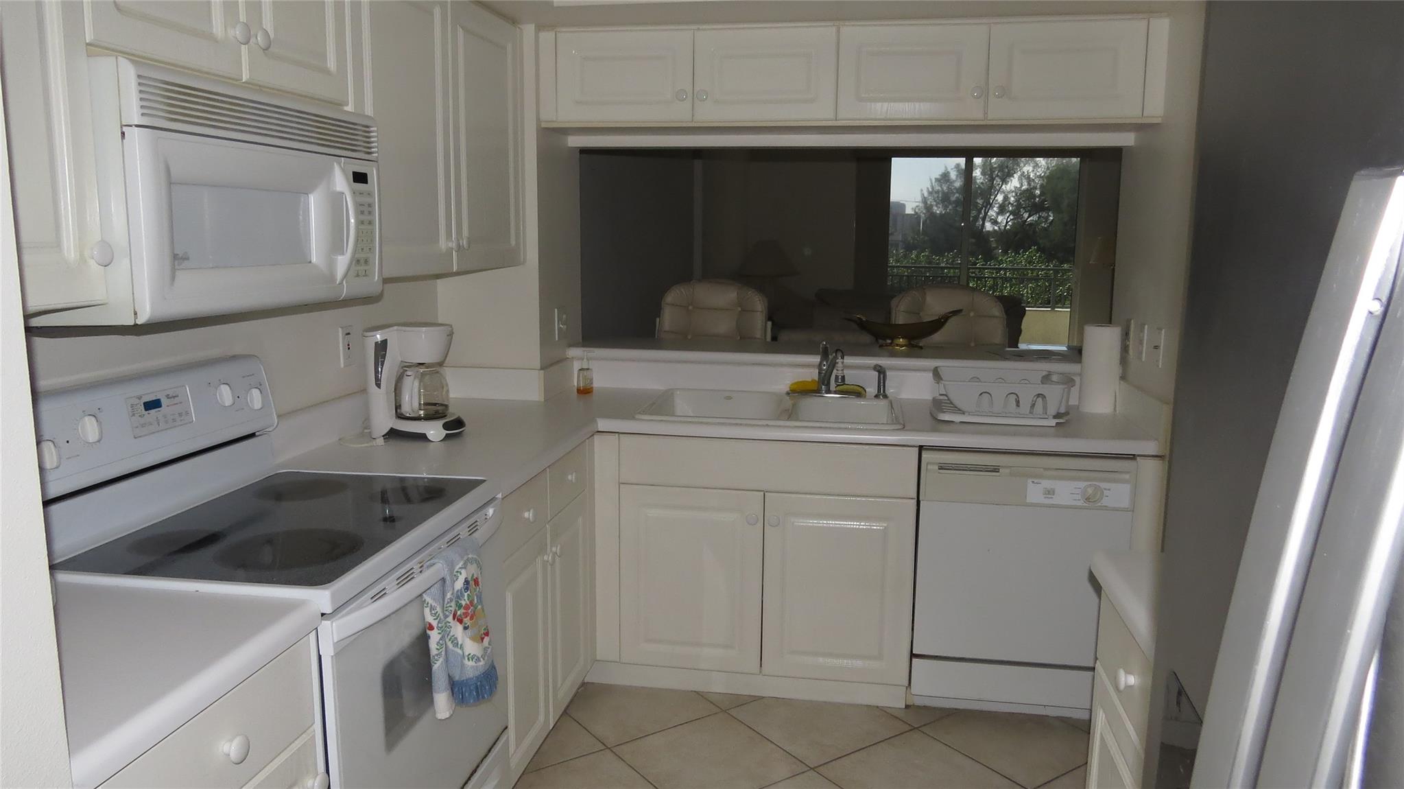 Pompano Beach, Florida, 33062, United States, 2 Bedrooms Bedrooms, ,3 BathroomsBathrooms,Residential,For Sale,1915850