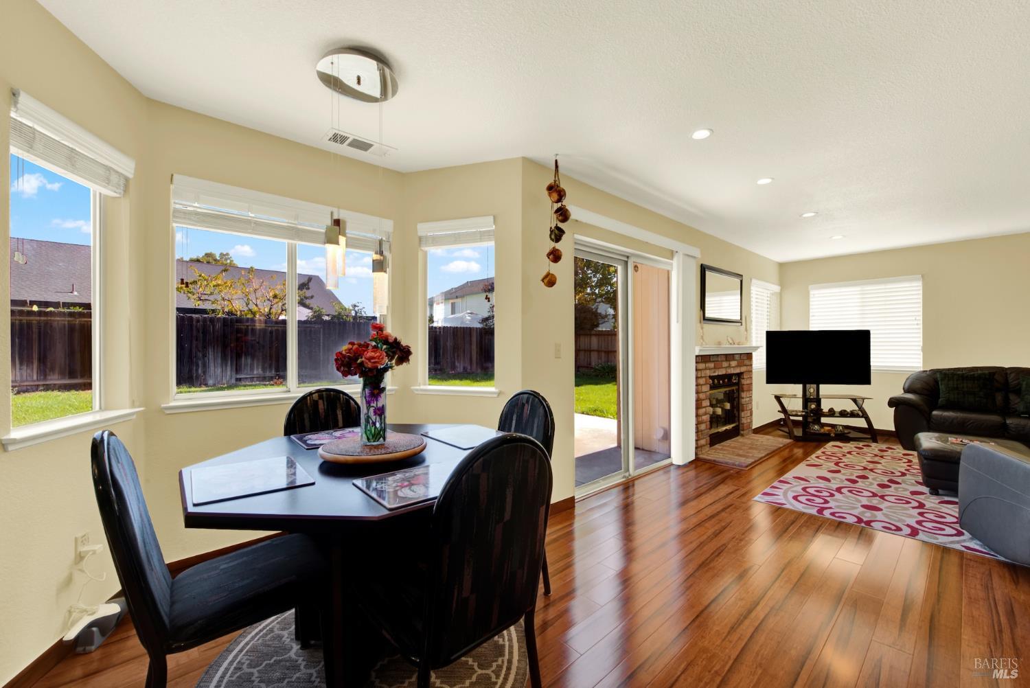 Dixon, California, 95620, United States, 4 Bedrooms Bedrooms, ,3 BathroomsBathrooms,Residential,For Sale,1987907