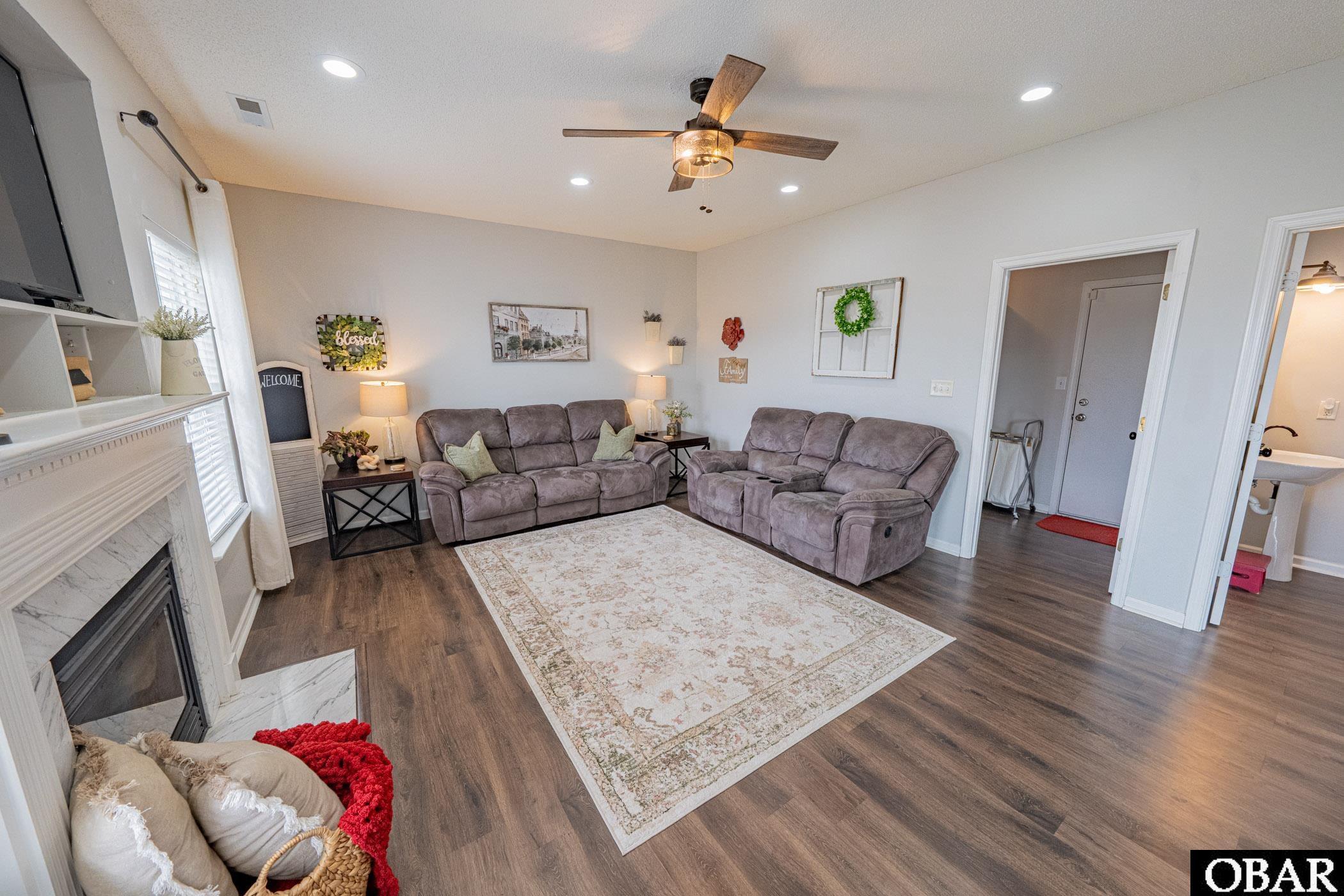 Moyock, North Carolina, 27958, United States, 6 Bedrooms Bedrooms, ,3 BathroomsBathrooms,Residential,For Sale,1997191