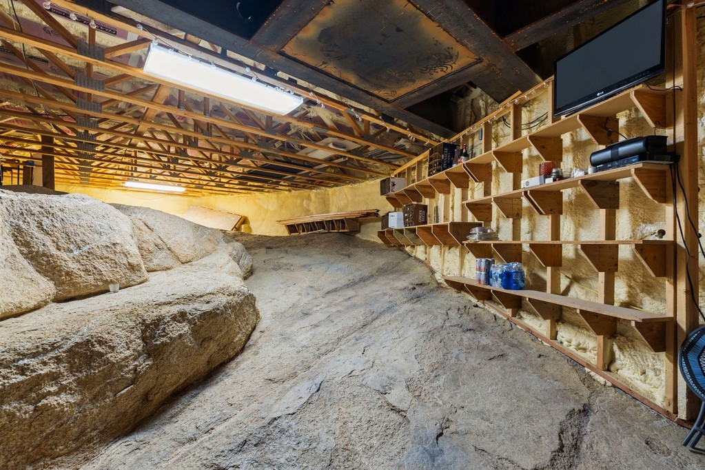 Bonners Ferry, Idaho, 83805, United States, 3 Bedrooms Bedrooms, ,4 BathroomsBathrooms,Residential,For Sale,1984473