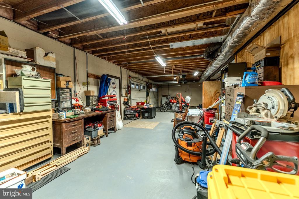 Paw Paw, West Virginia, 25434, United States, 3 Bedrooms Bedrooms, ,3 BathroomsBathrooms,Residential,For Sale,1989238