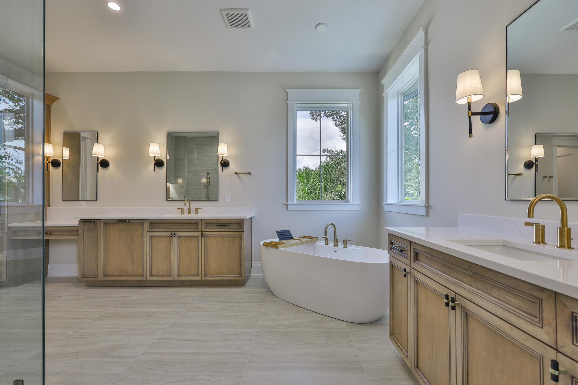 Tampa, Florida, 33629, United States, 5 Bedrooms Bedrooms, ,6 BathroomsBathrooms,Residential,For Sale,1974483