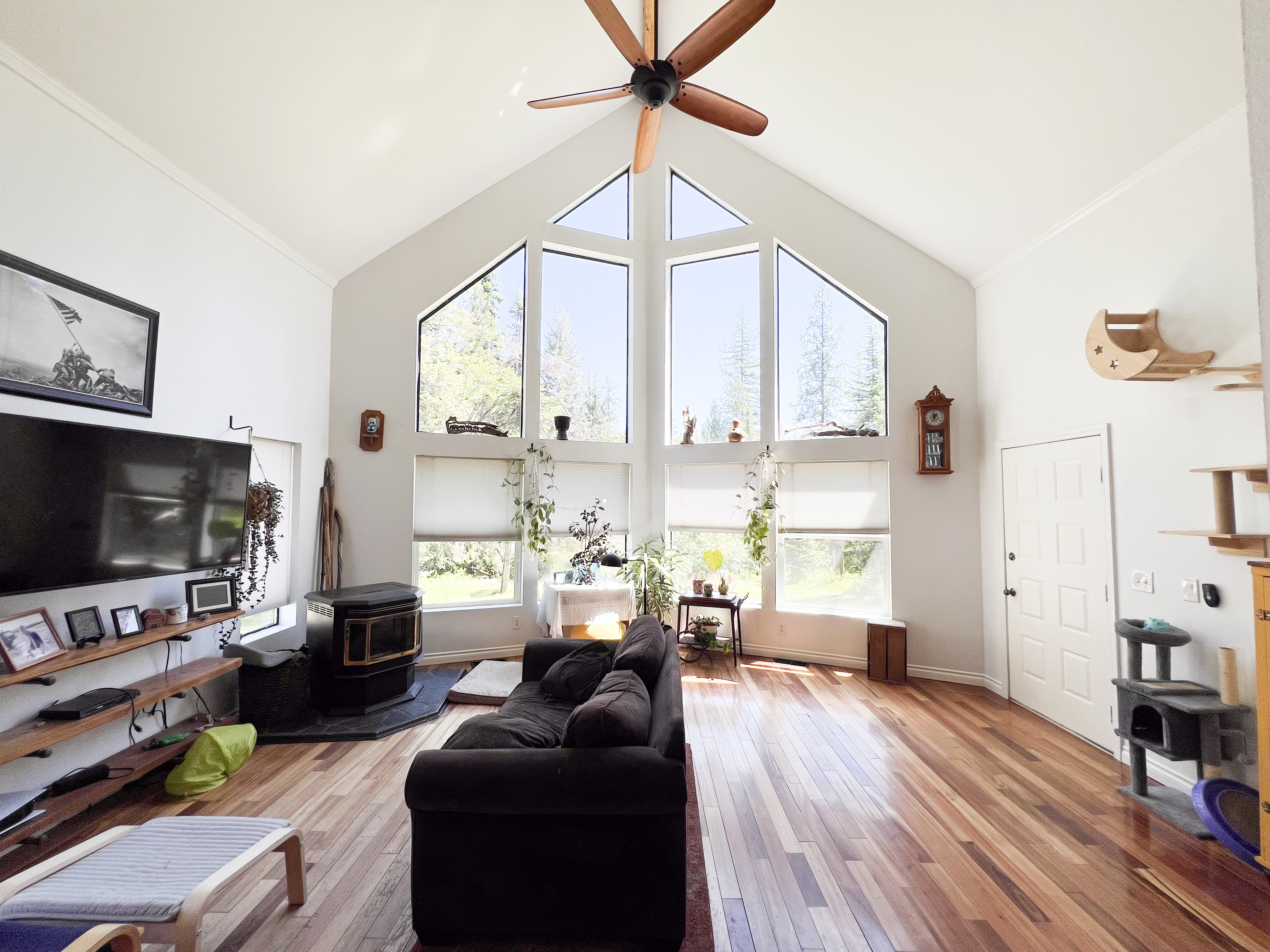 Colville, Washington, 99114, United States, 3 Bedrooms Bedrooms, ,2 BathroomsBathrooms,Residential,For Sale,1927718