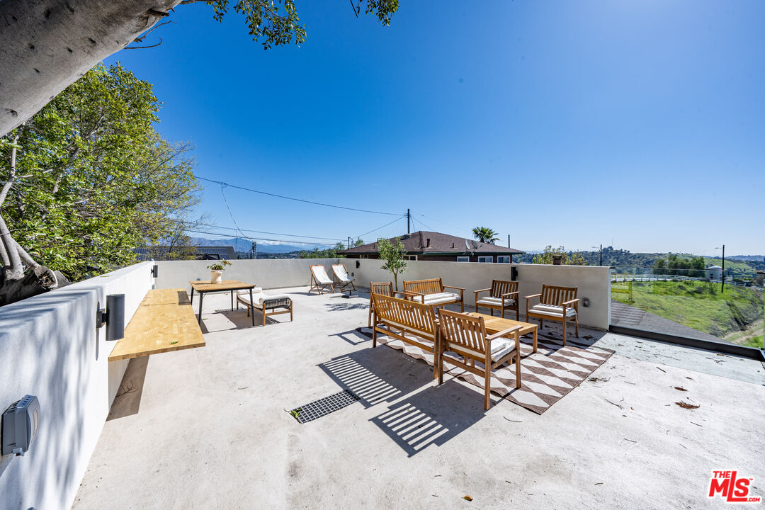 Los Angeles, California, 90065, United States, 3 Bedrooms Bedrooms, ,3 BathroomsBathrooms,Residential,For Sale,1939626
