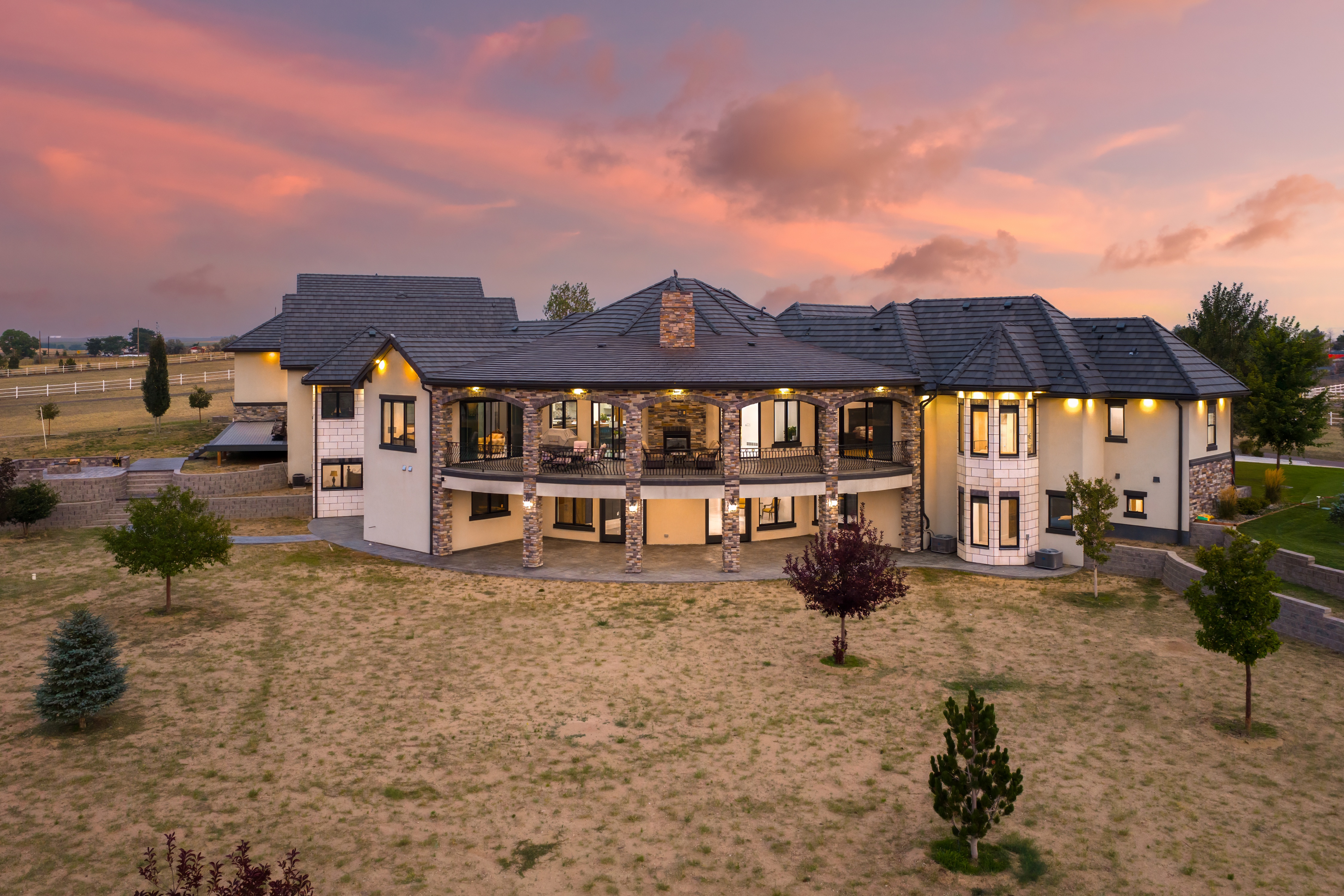  Breathtaking custom estate on 35 agriculturally zoned acres - 物件實景