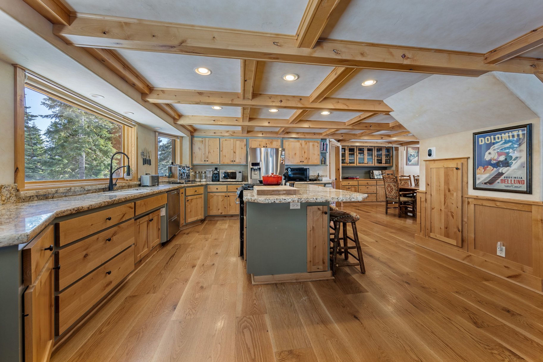  Gorgeous Tahoe Lodge next to open forest and close to everything - 物件實景